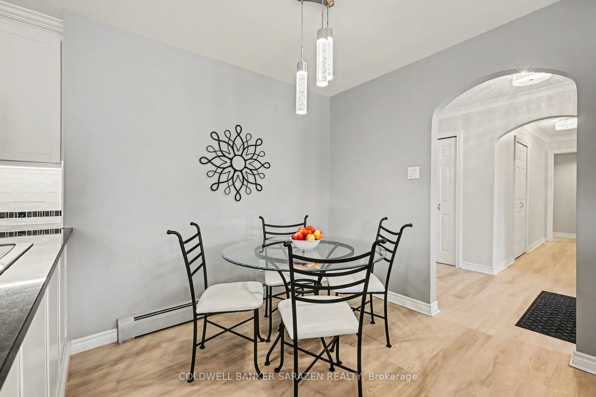 31 Daniel Street S