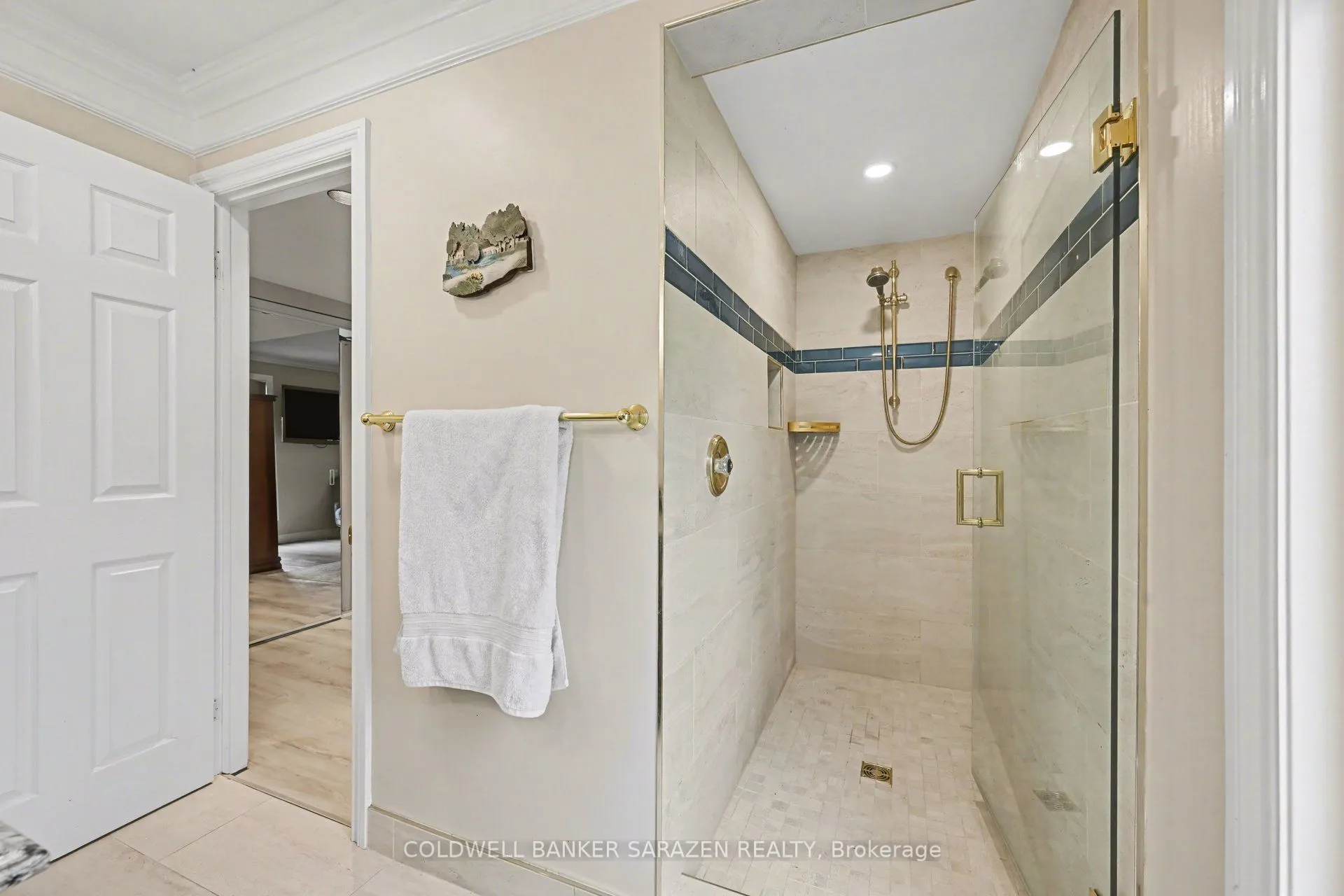31 Daniel Street S