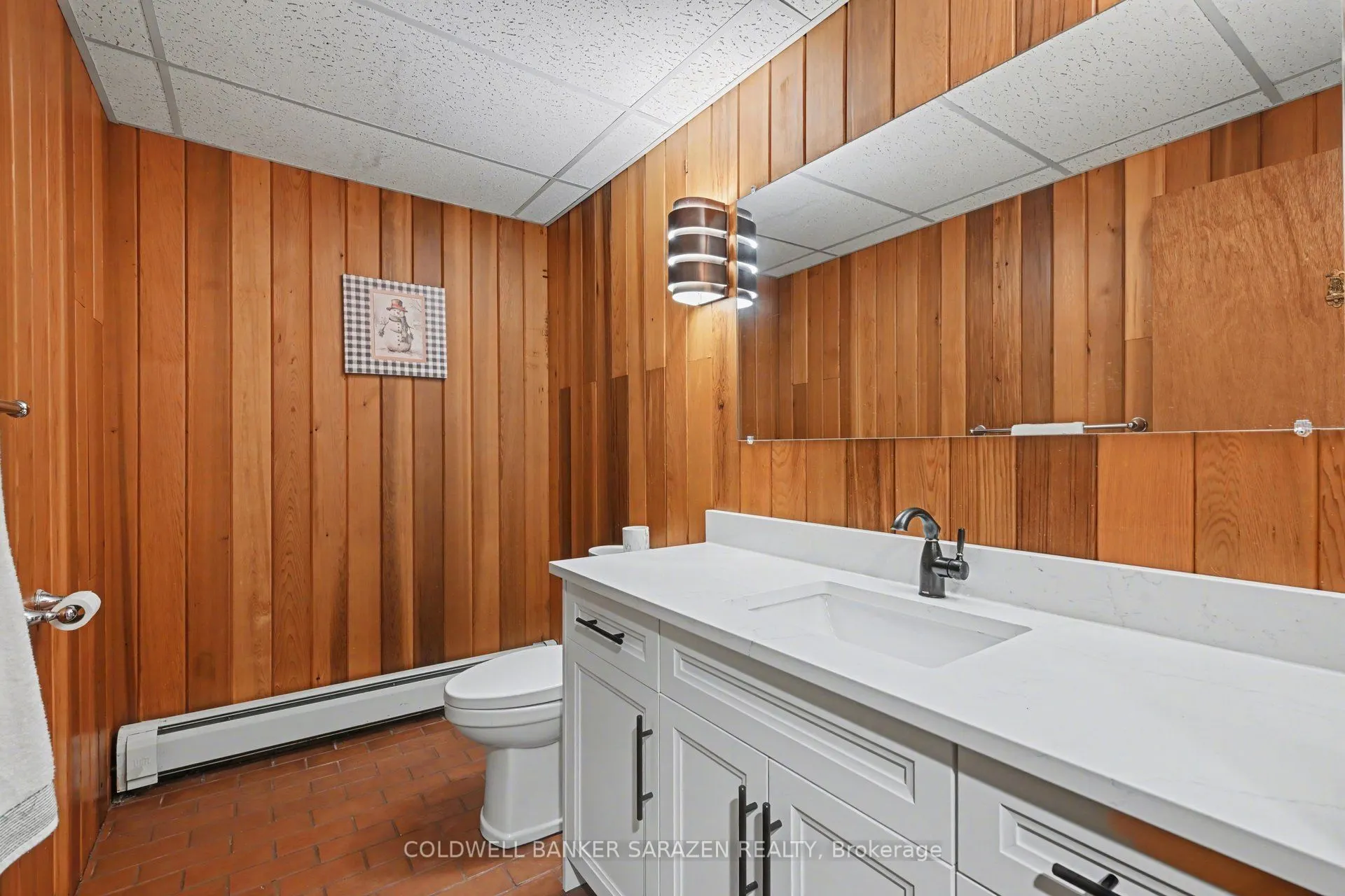 31 Daniel Street S