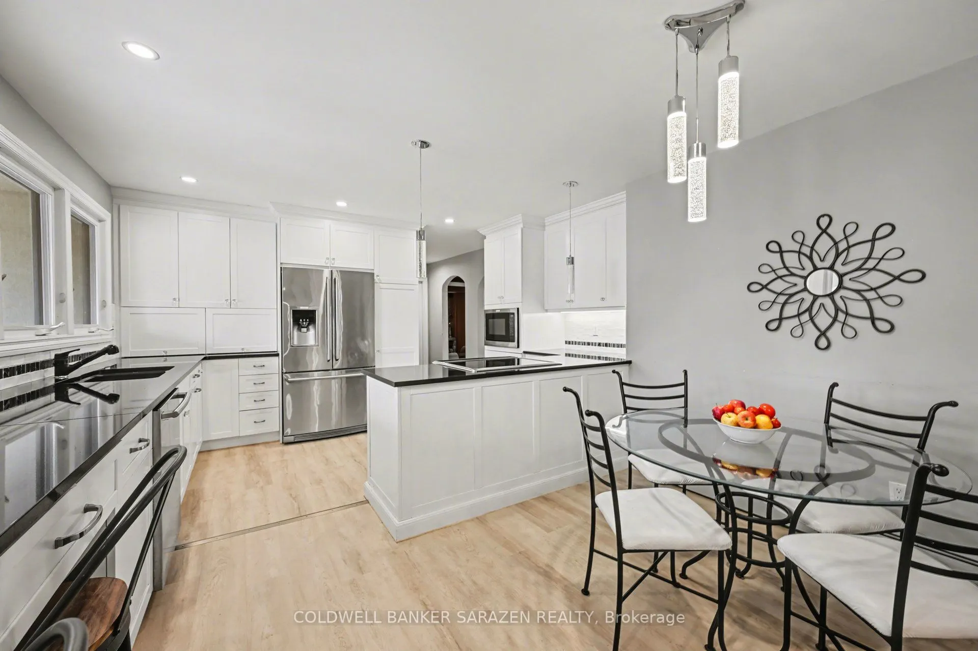 31 Daniel Street S