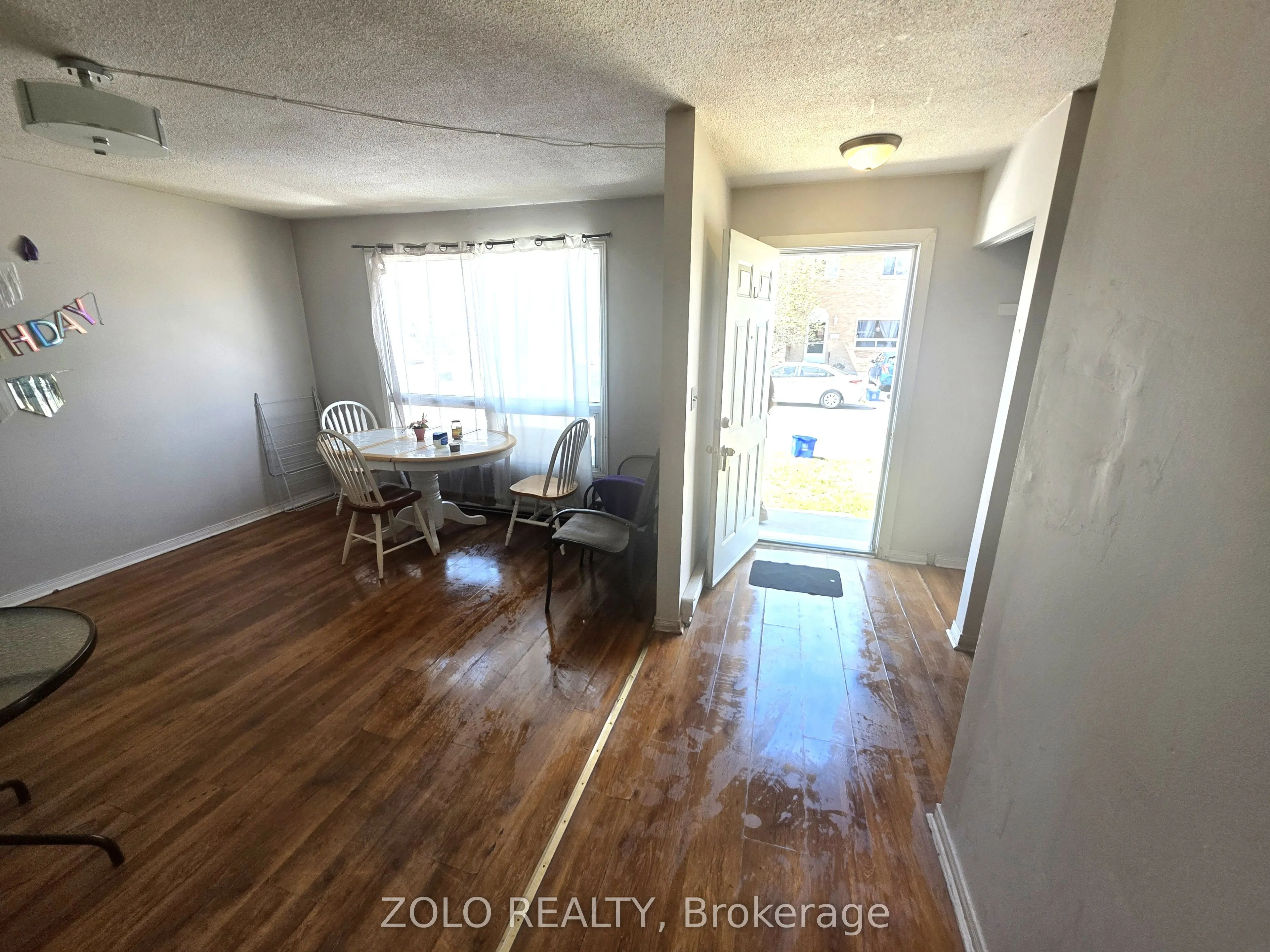 90 Rosemund Crescent #35
