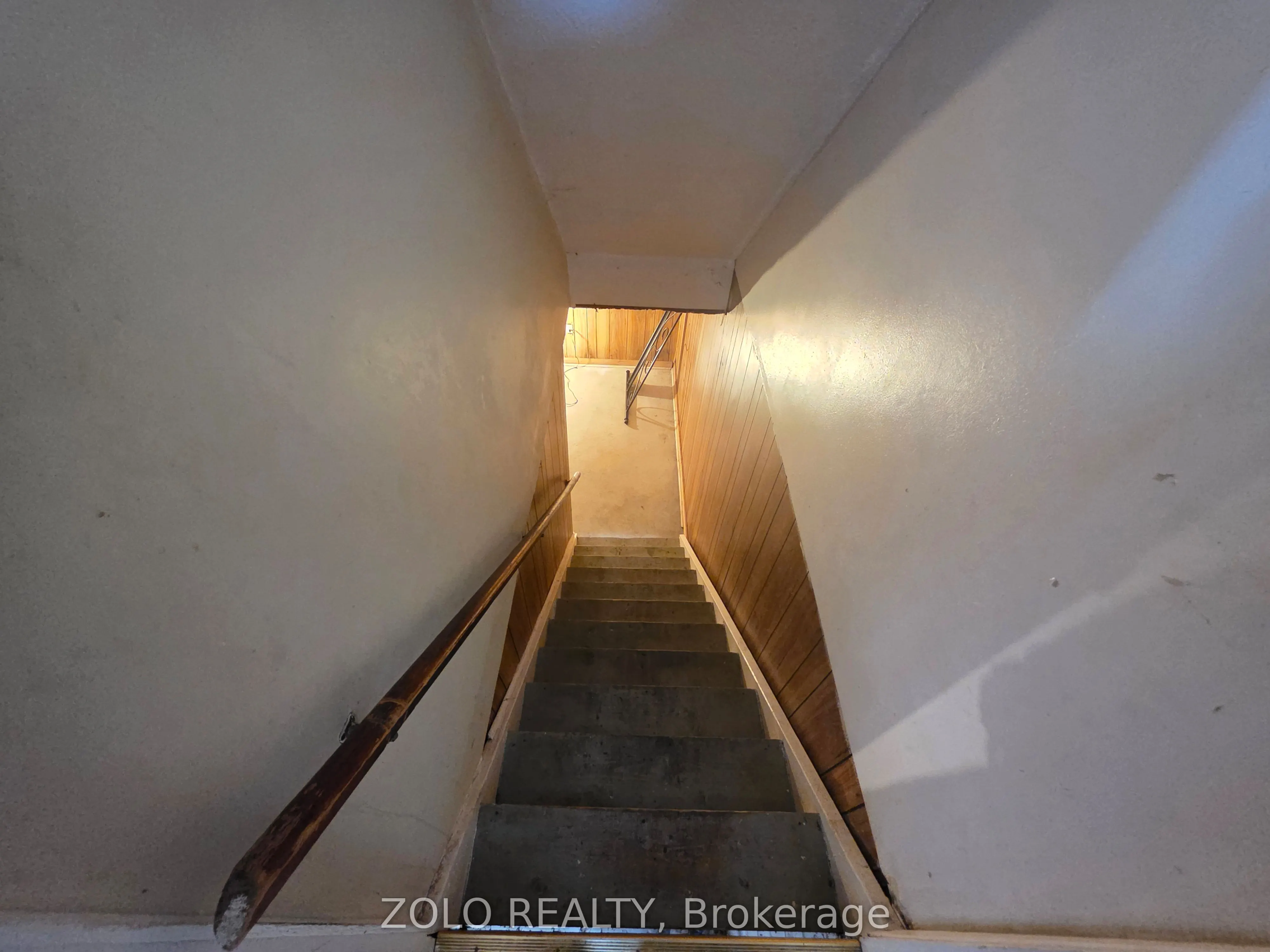 90 Rosemund Crescent #35