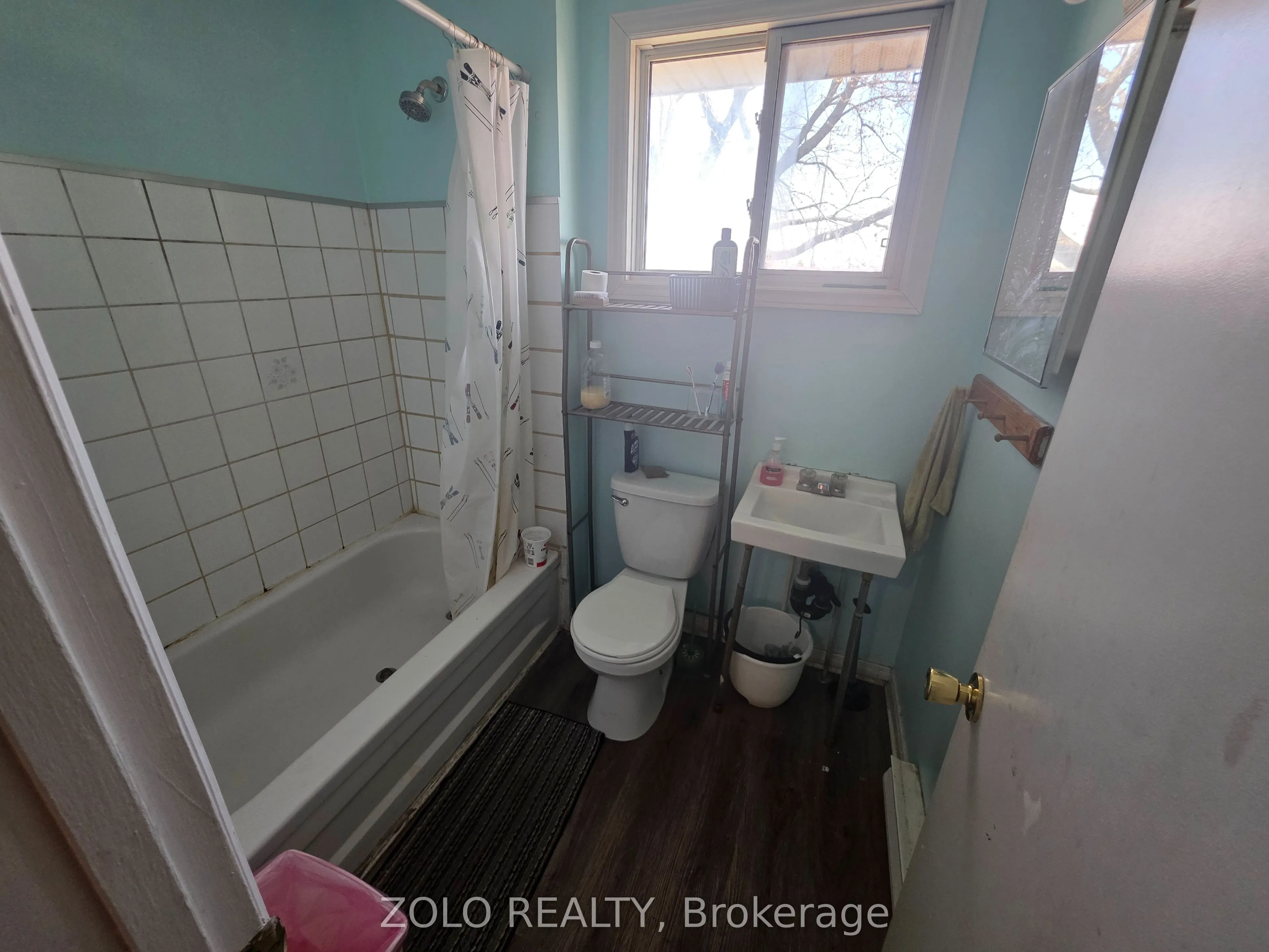 90 Rosemund Crescent #35