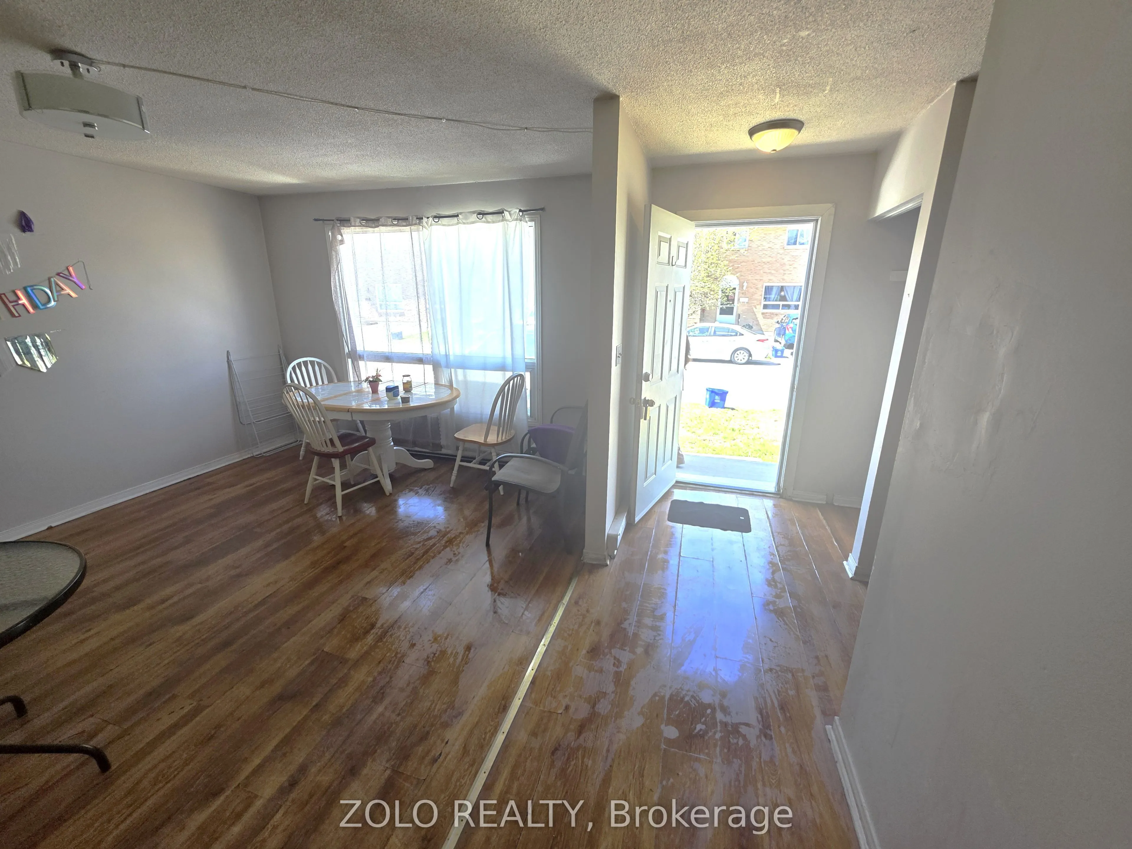 90 Rosemund Crescent #35