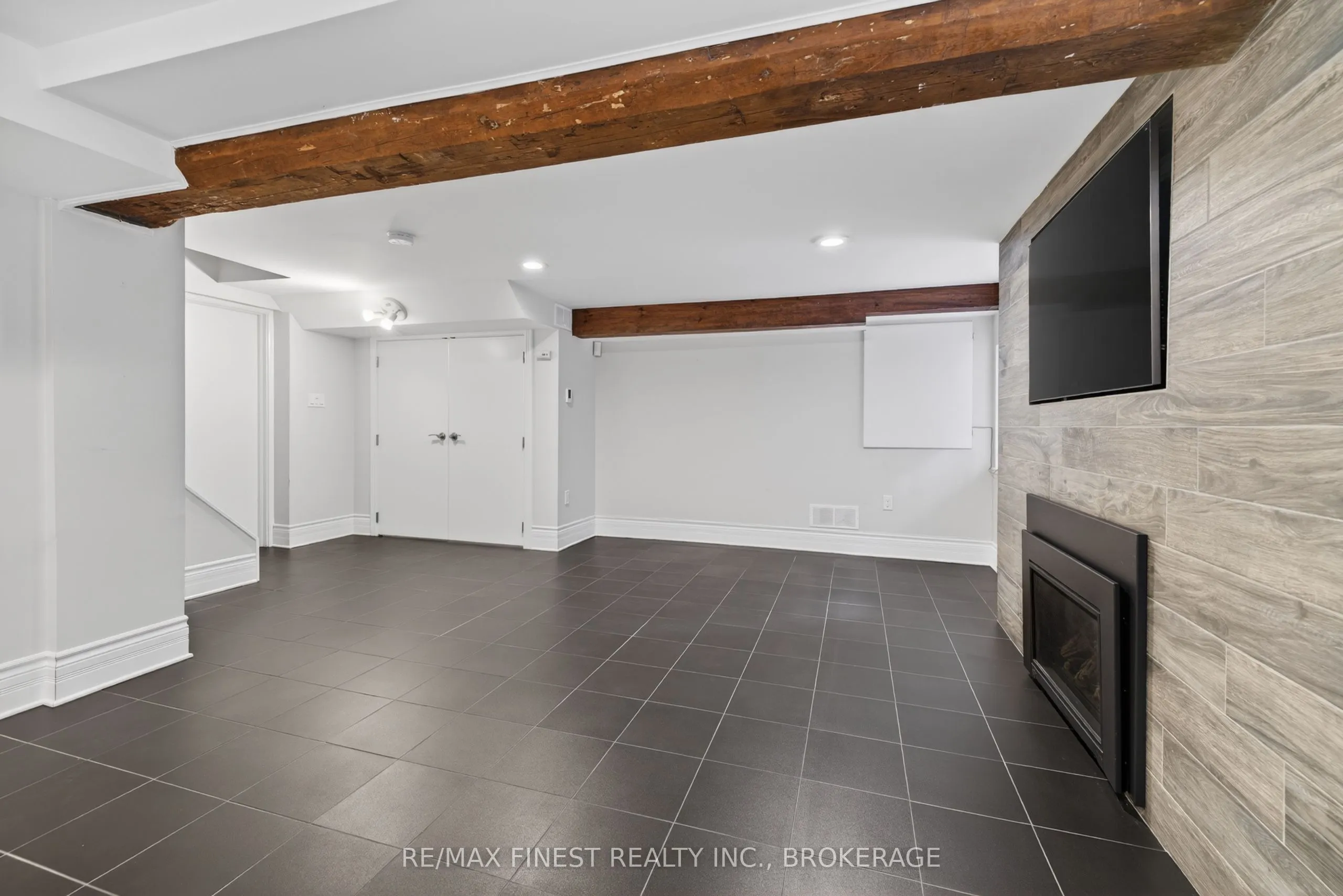 68 Collingwood Street