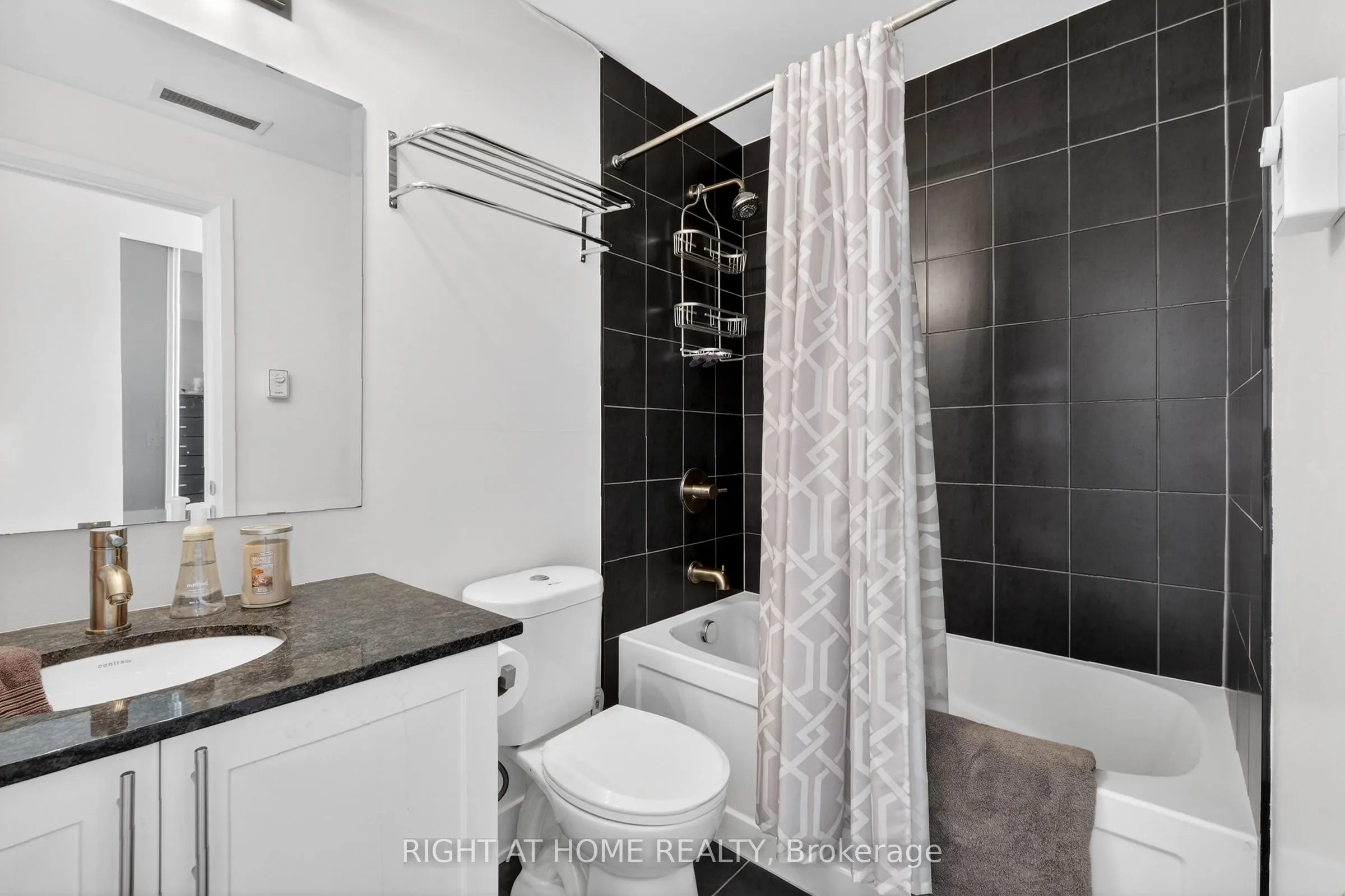118 Holmwood Avenue #806