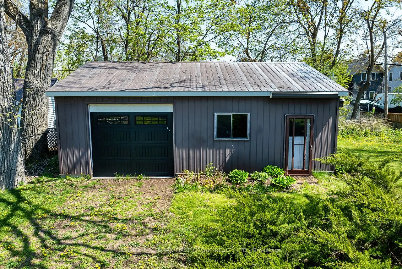 38 Oak Street