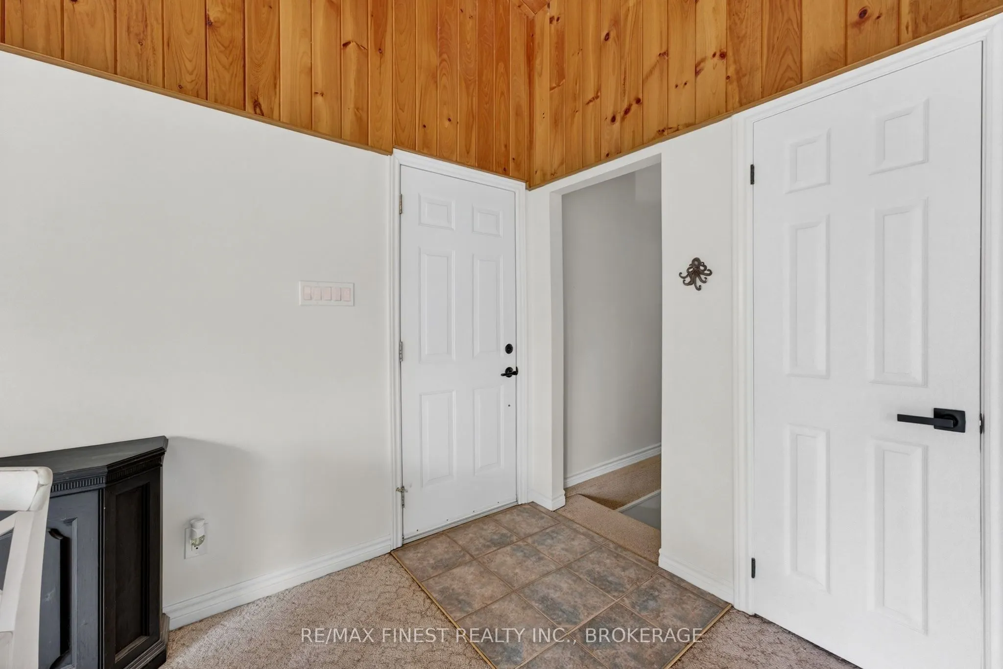 8 Sunrise Court