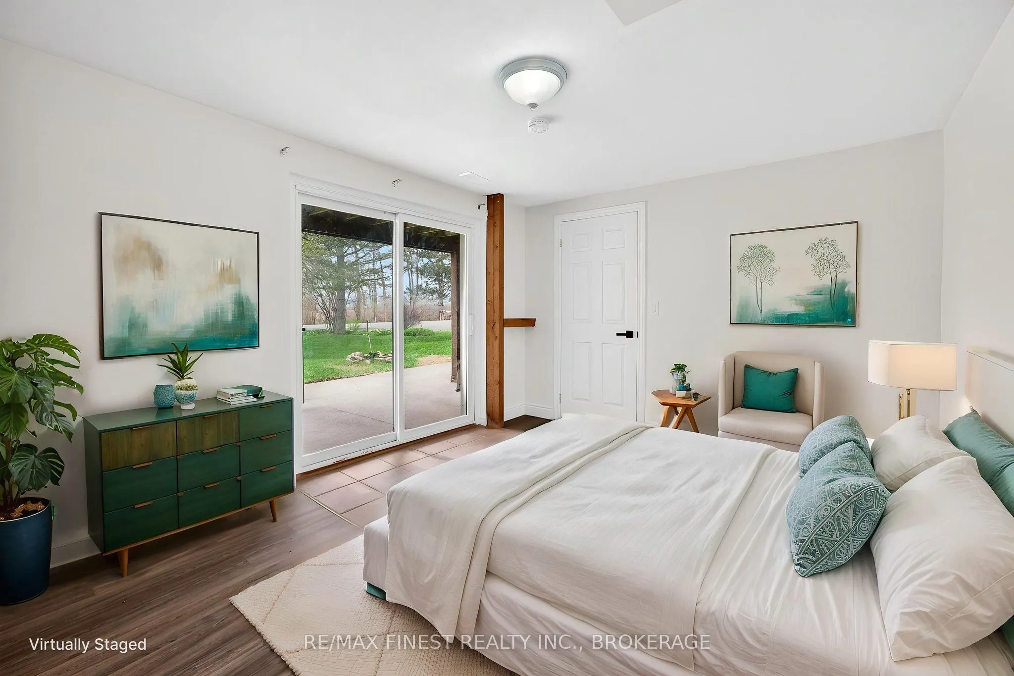 8 Sunrise Court