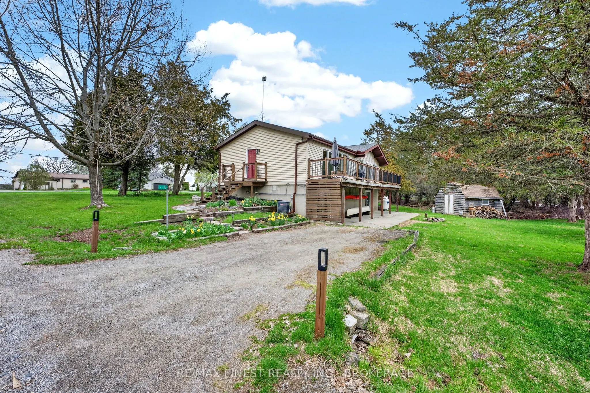 8 Sunrise Court