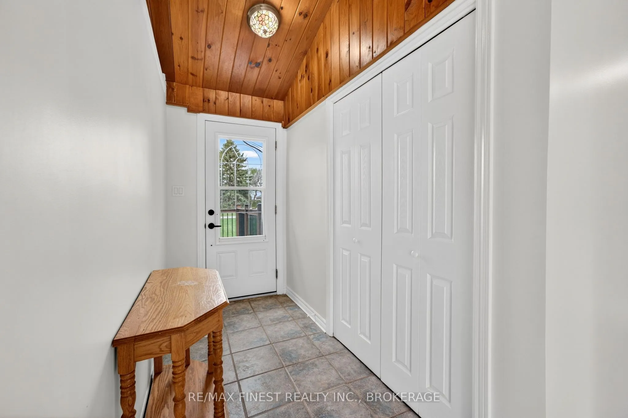 8 Sunrise Court