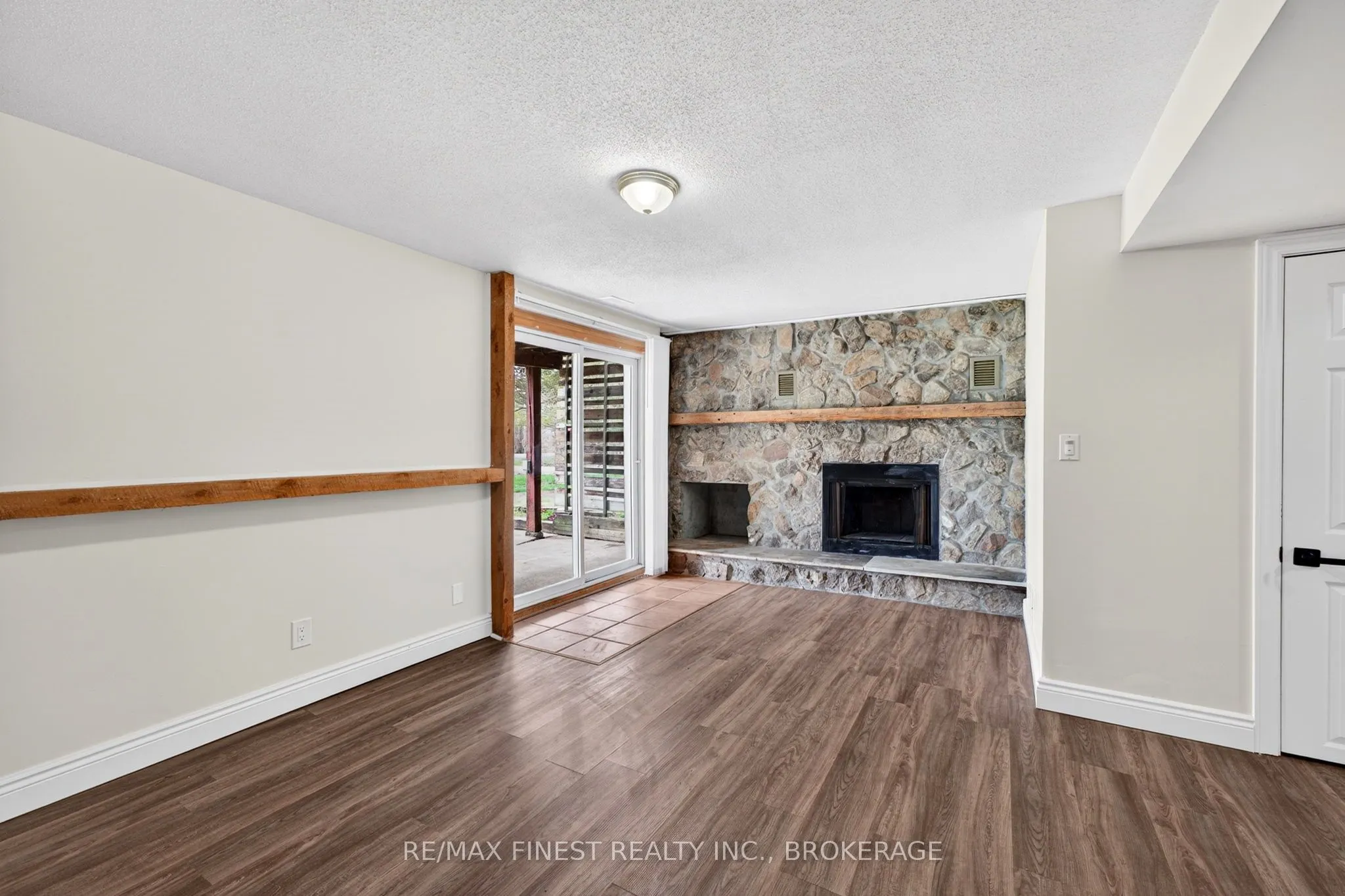 8 Sunrise Court
