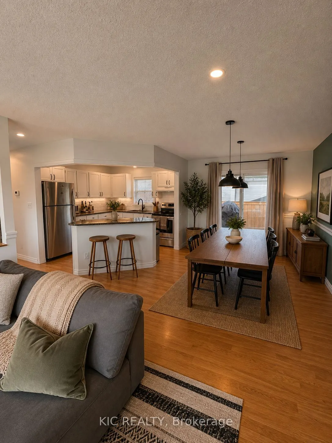 3 Creekside Drive