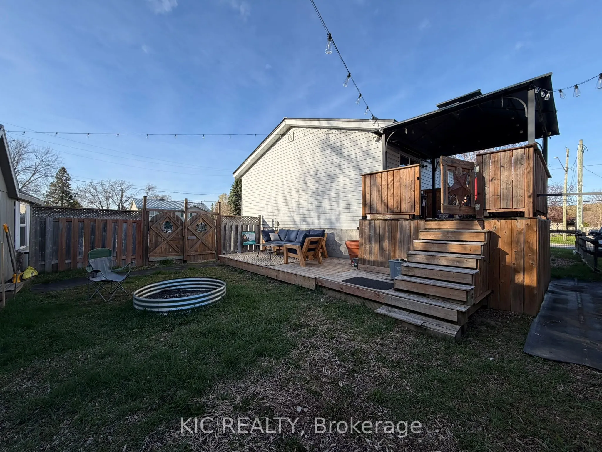 3 Creekside Drive