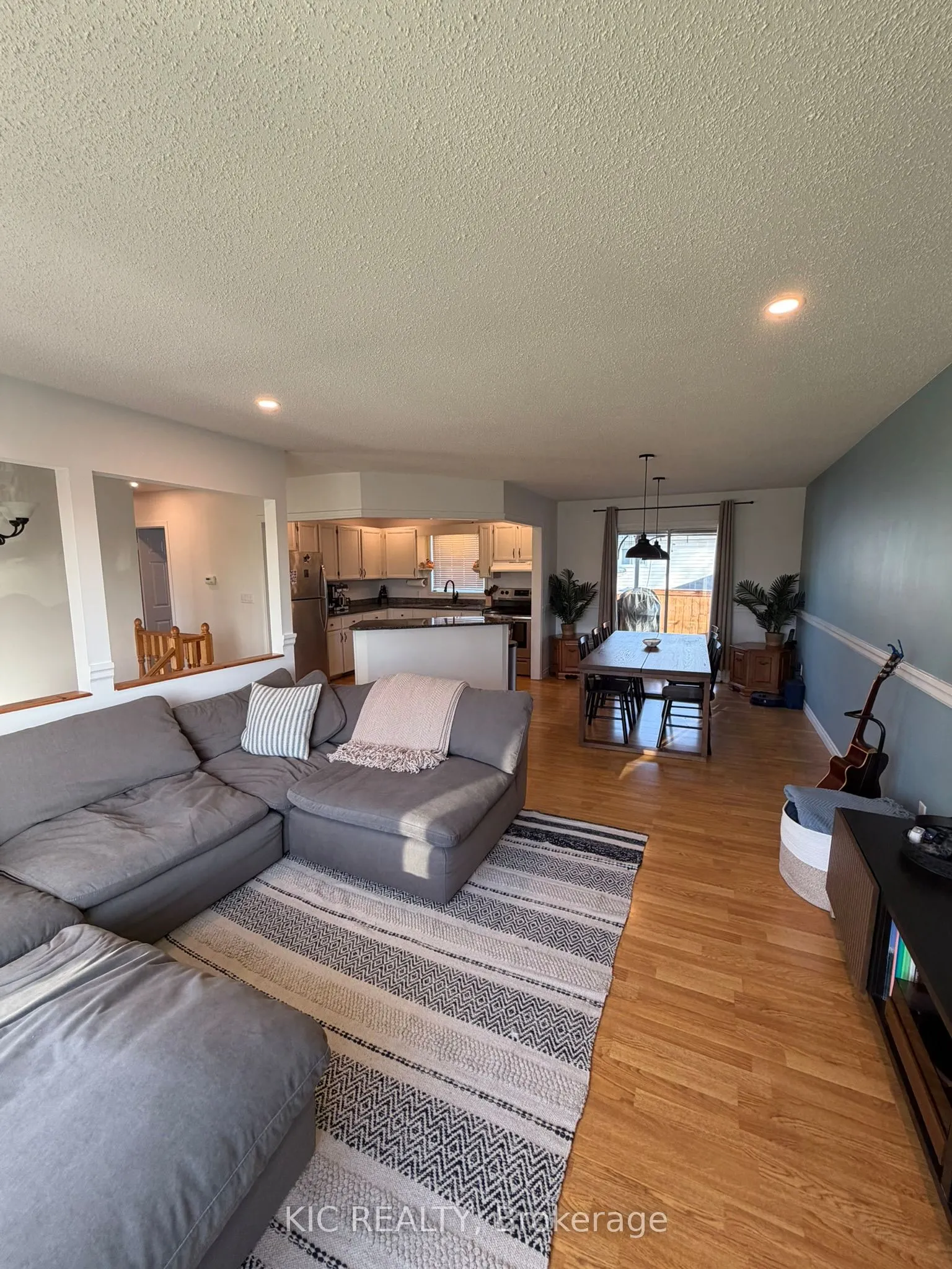 3 Creekside Drive