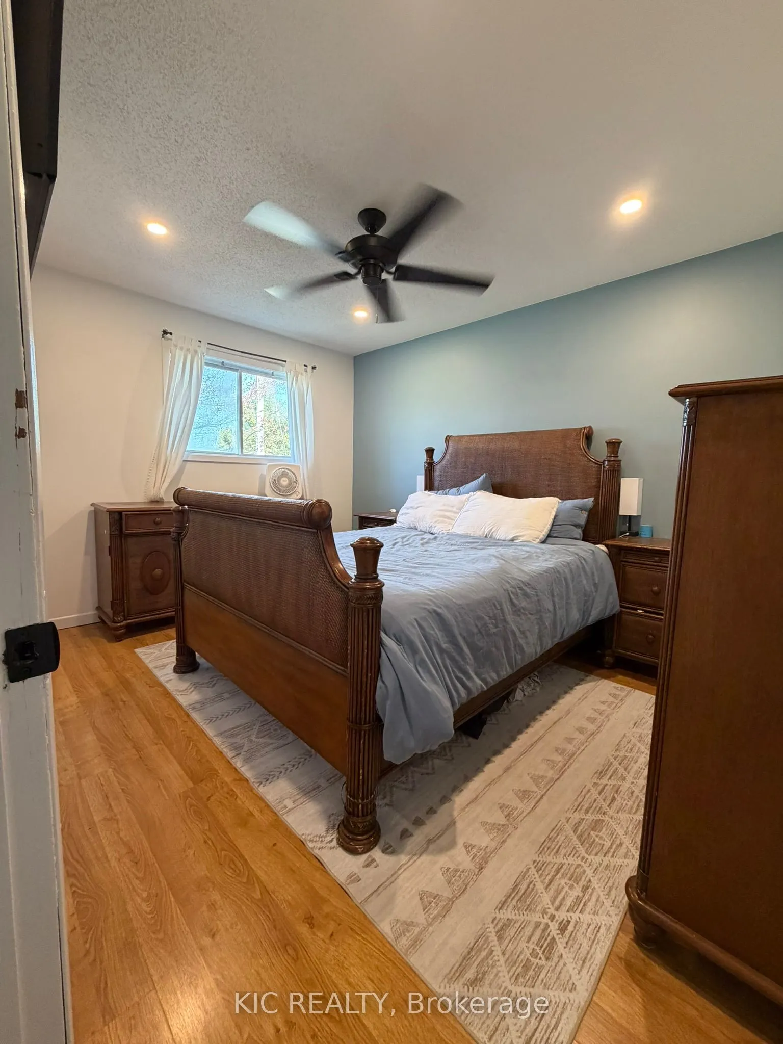 3 Creekside Drive