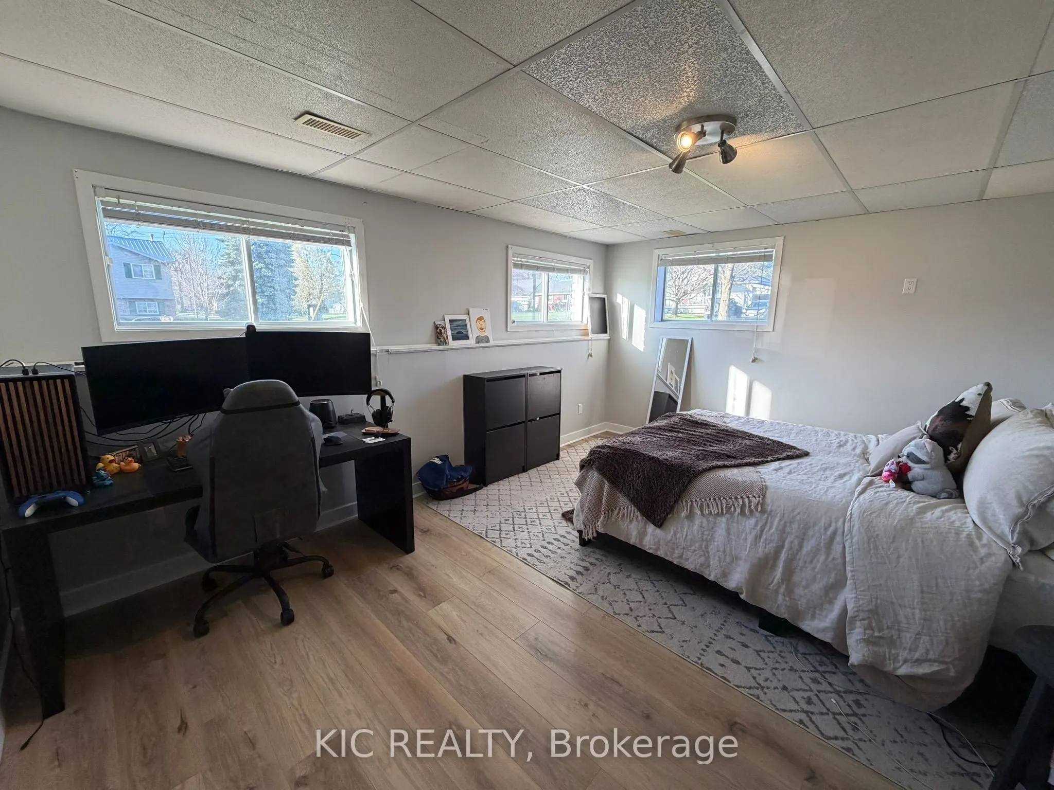 3 Creekside Drive