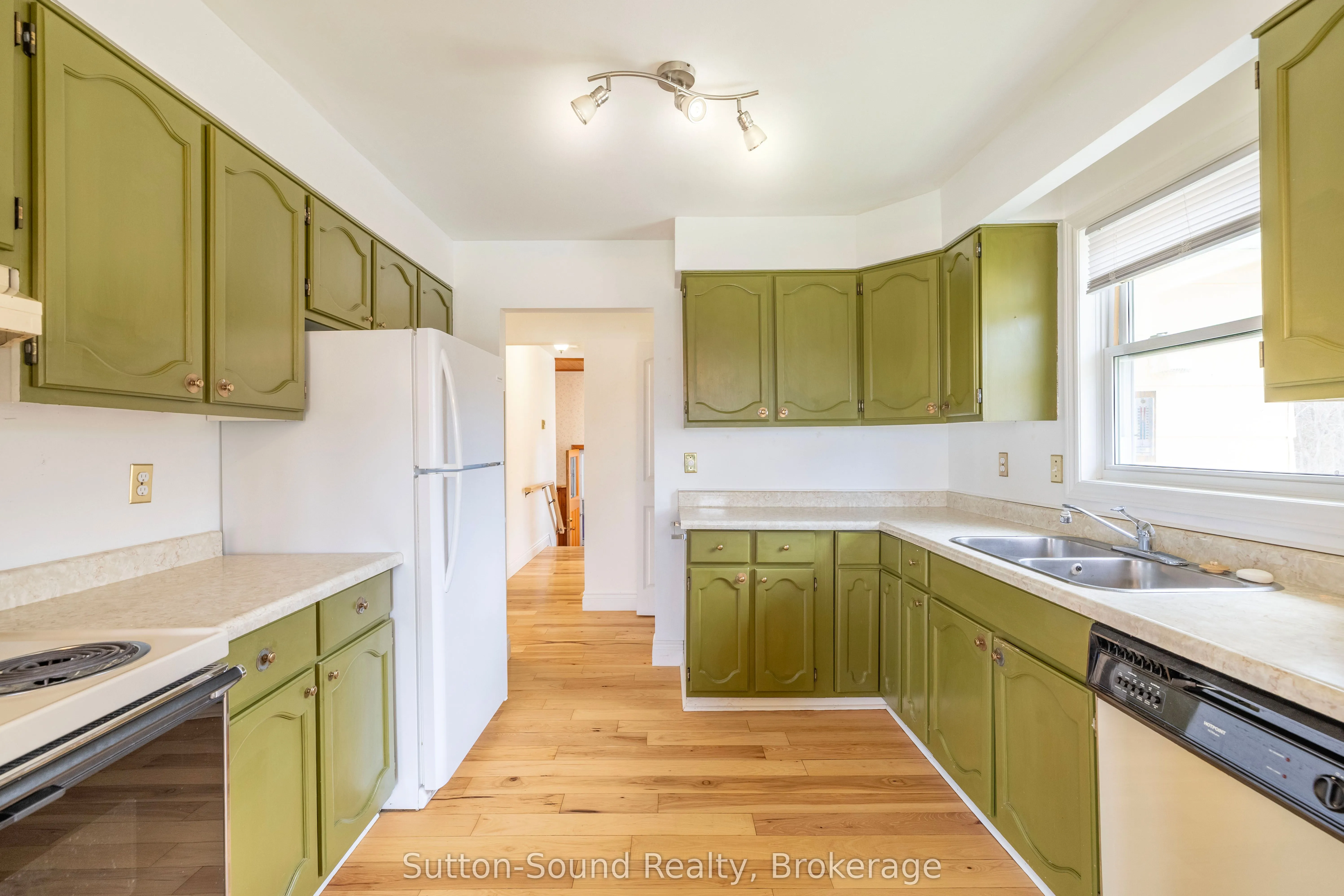 125 Paradise Bay Road
