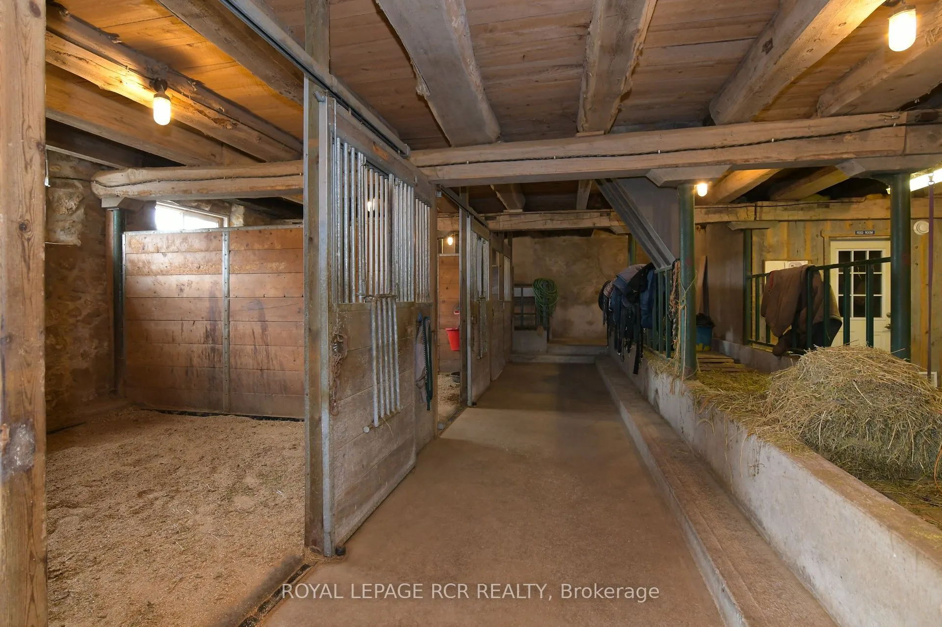 6122 Ninth Line