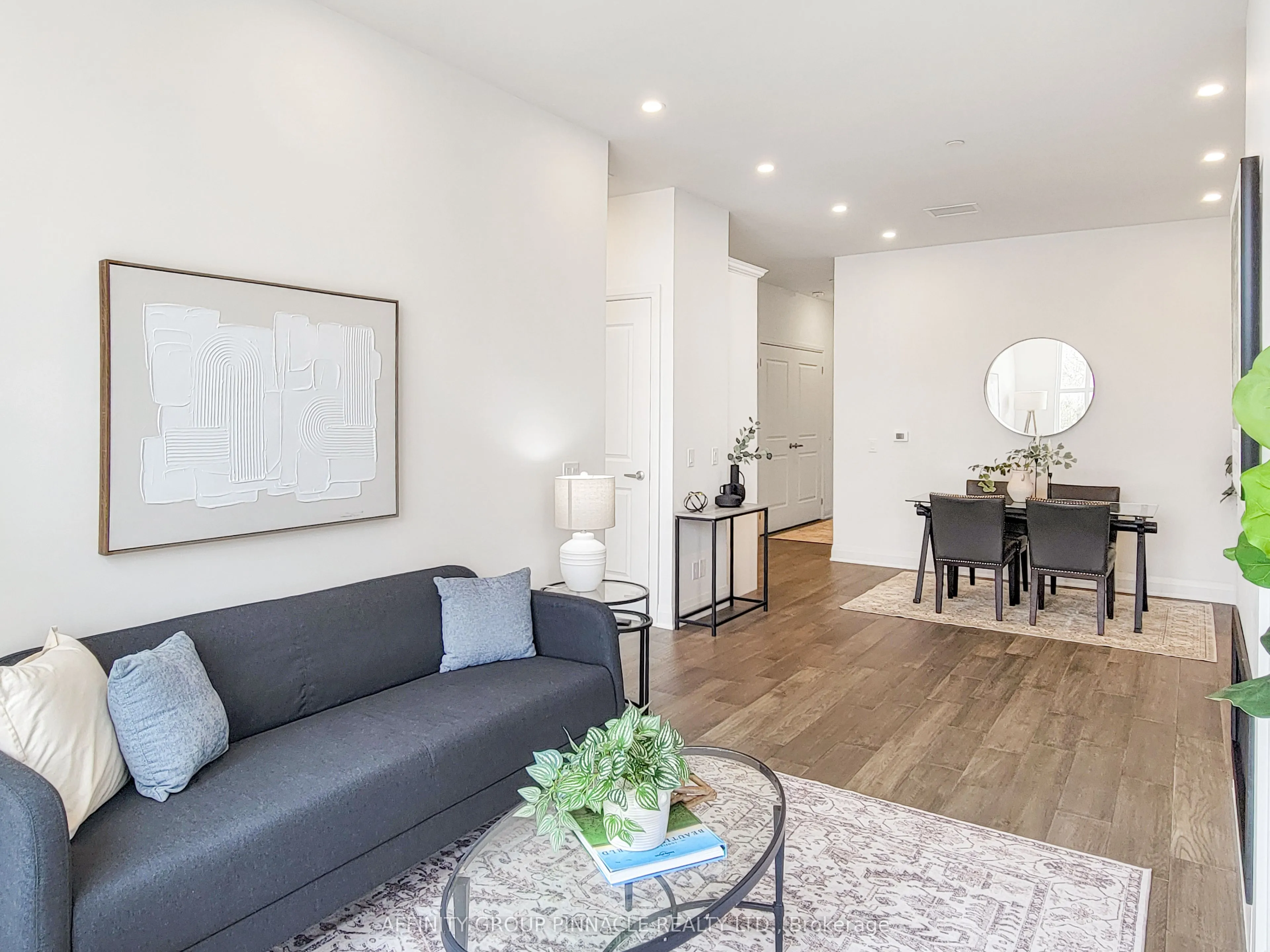 99 Louisa Street #201