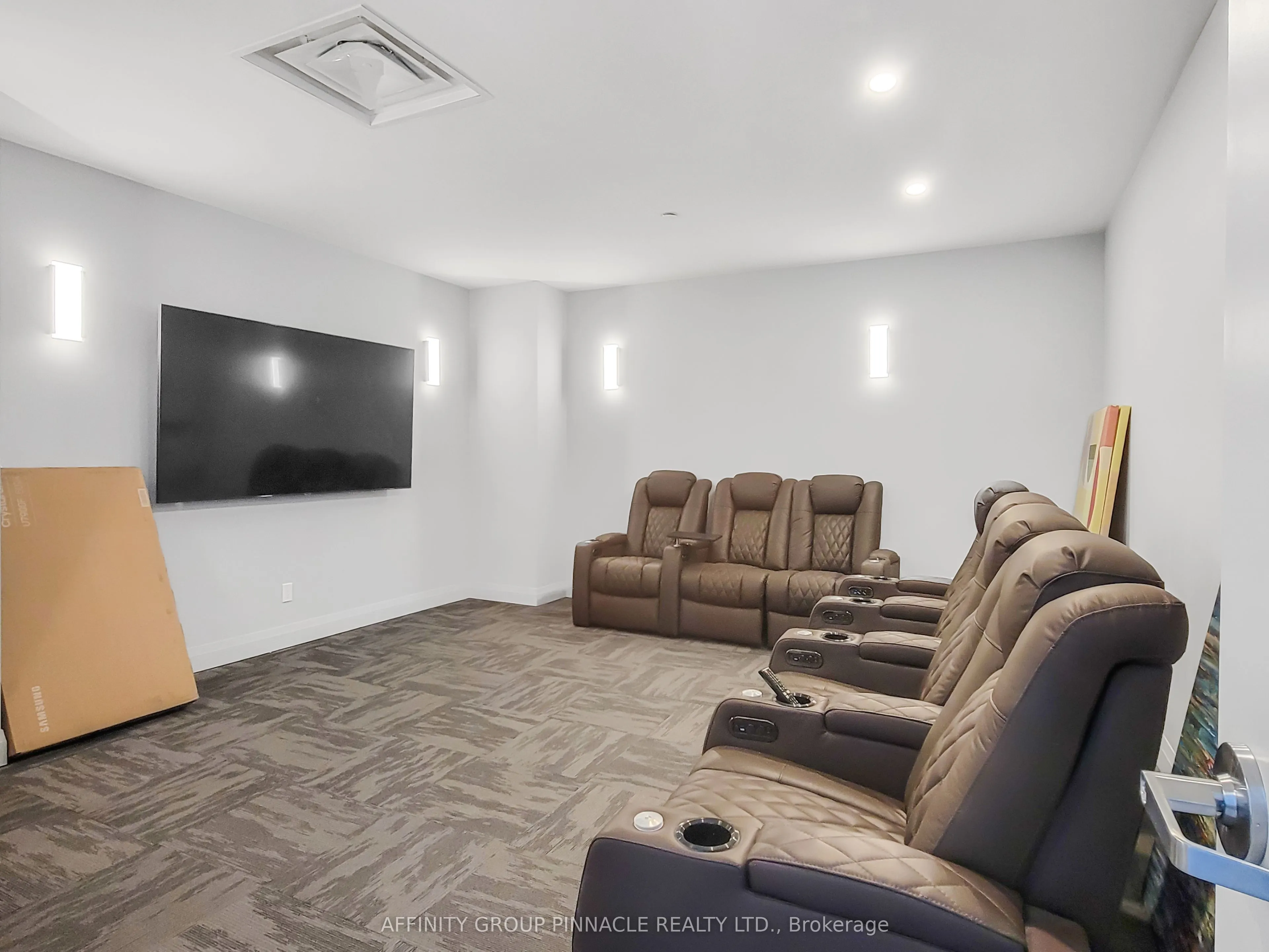 99 Louisa Street #201