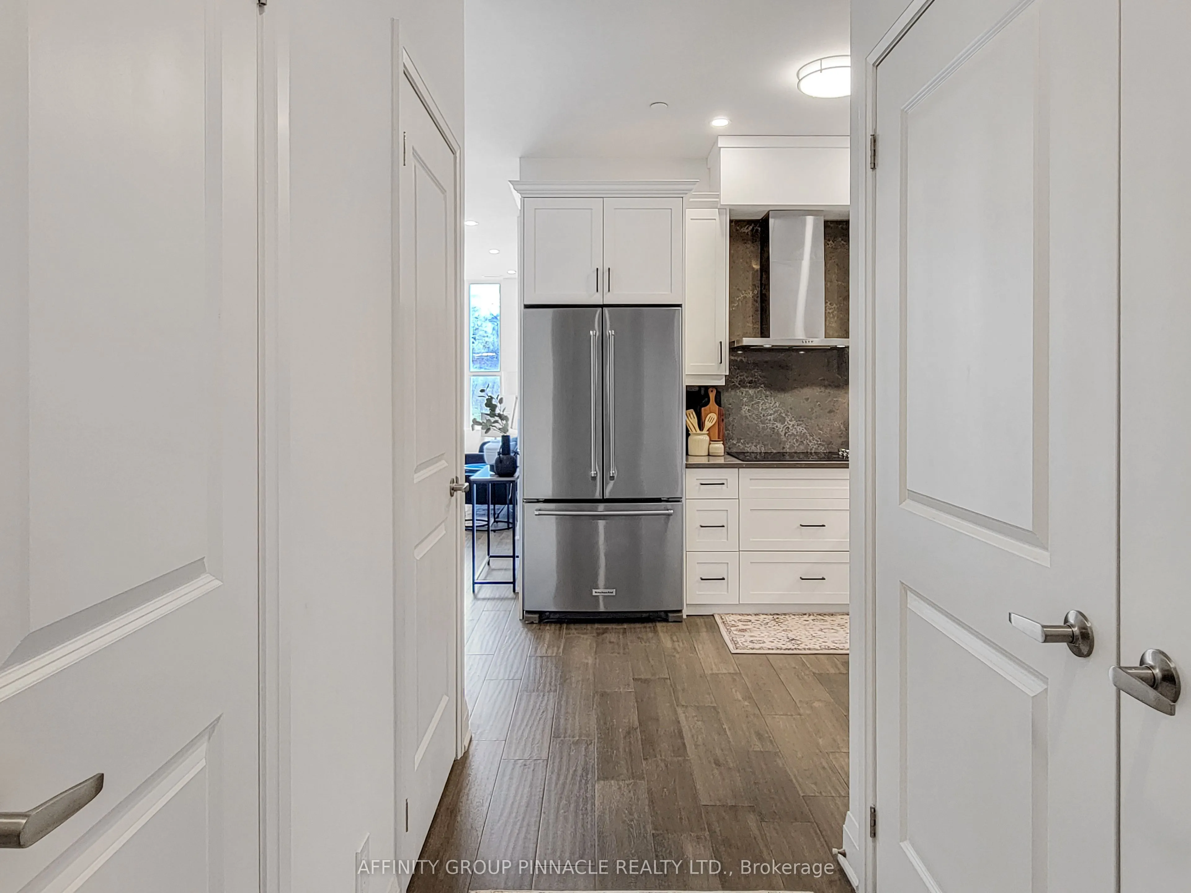 99 Louisa Street #201