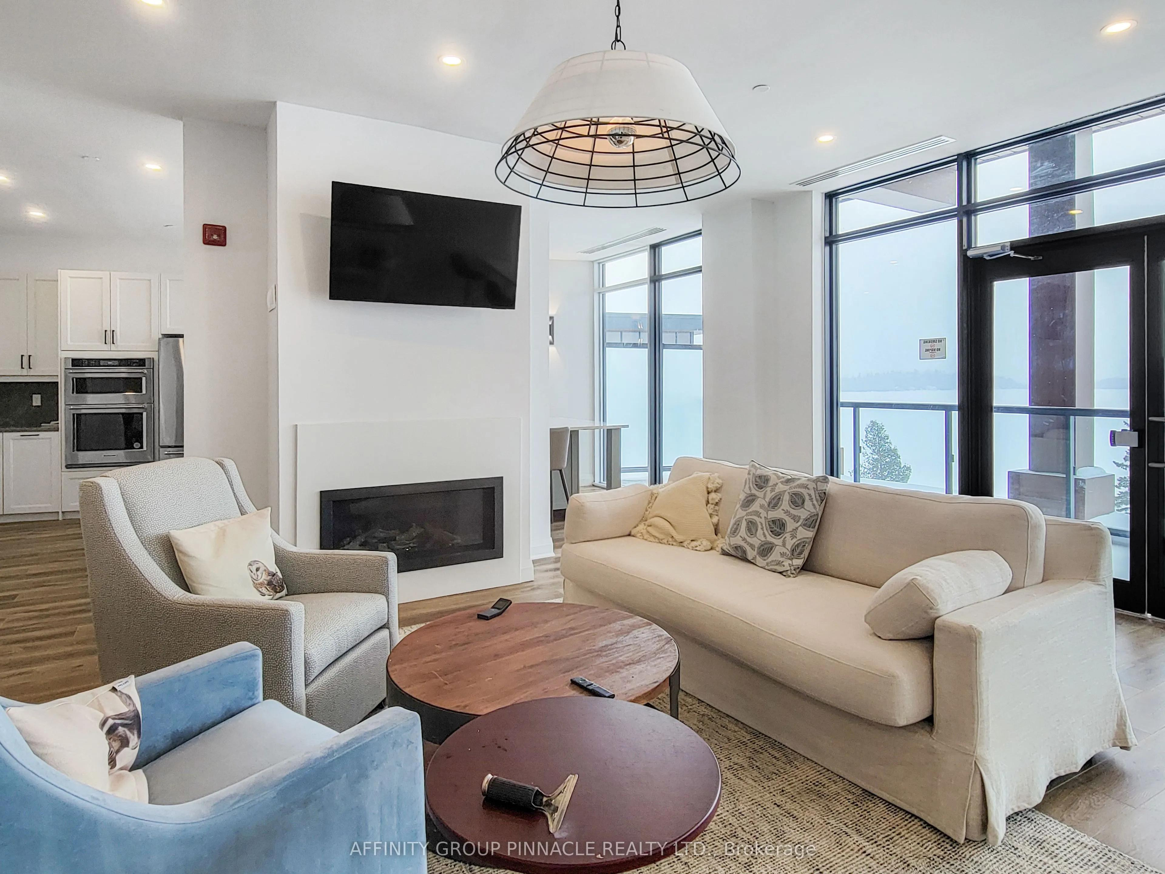 99 Louisa Street #201