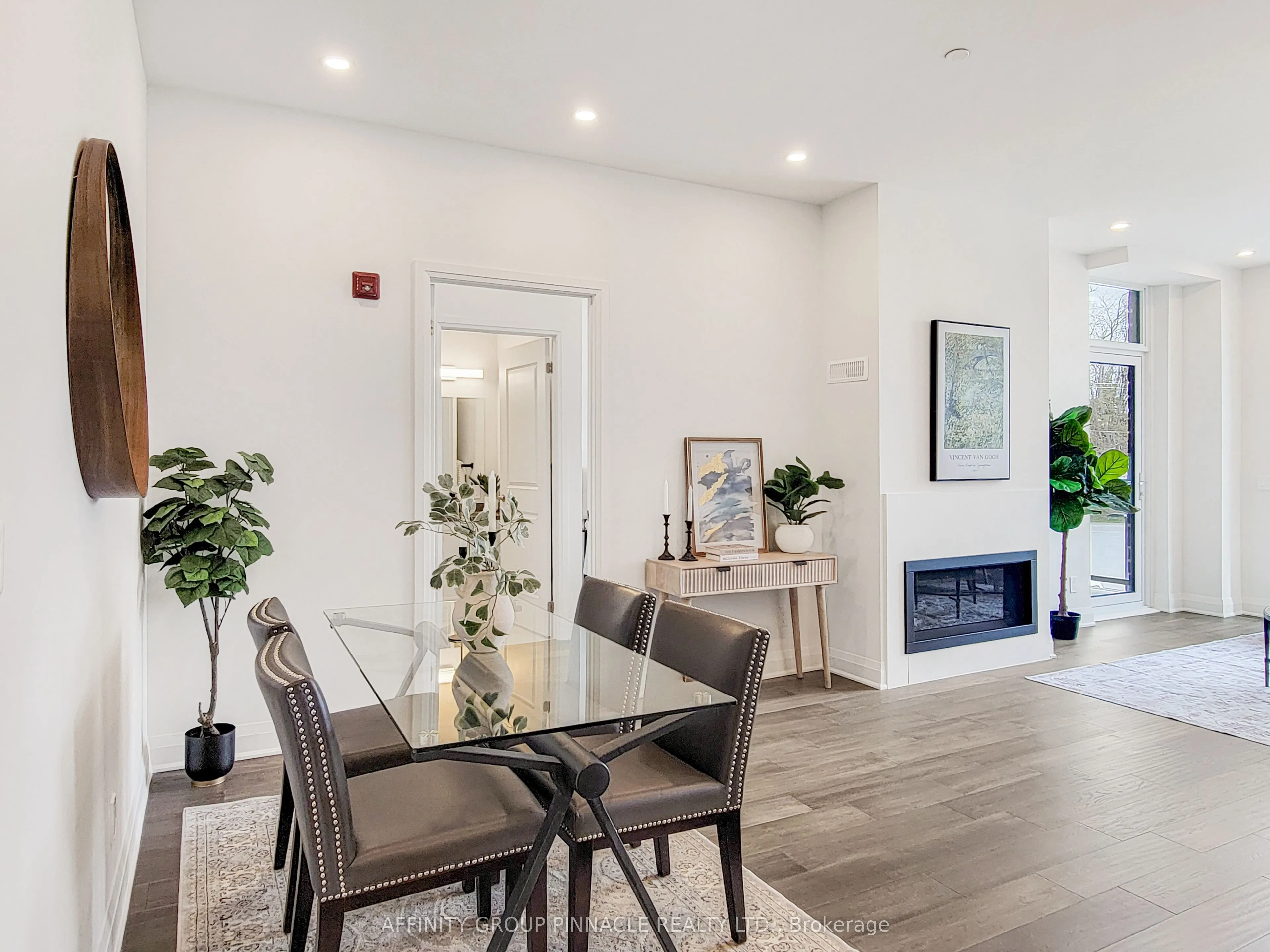 99 Louisa Street #201