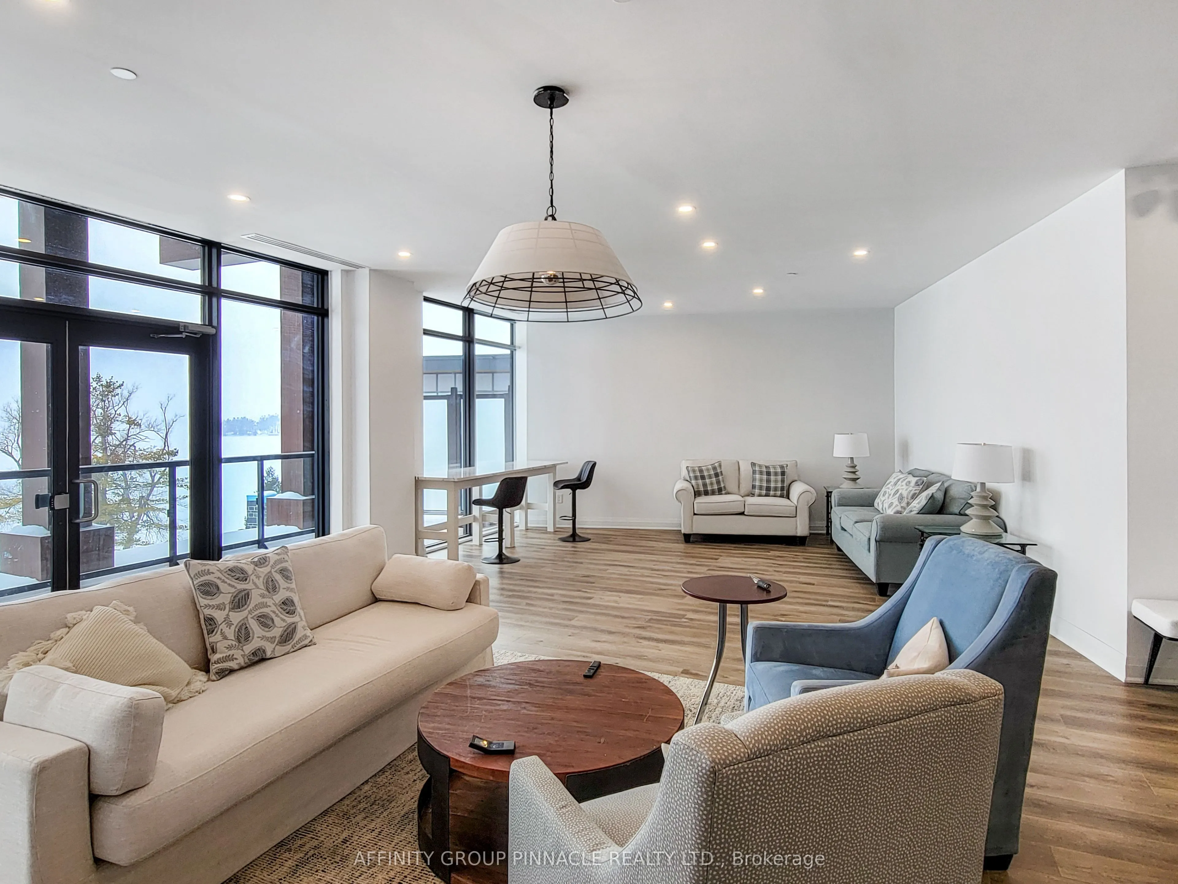 99 Louisa Street #201