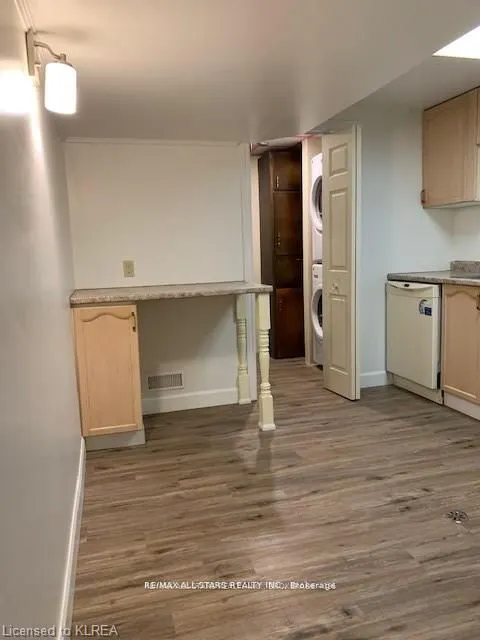 12 PARKWAY (LOWER) Avenue