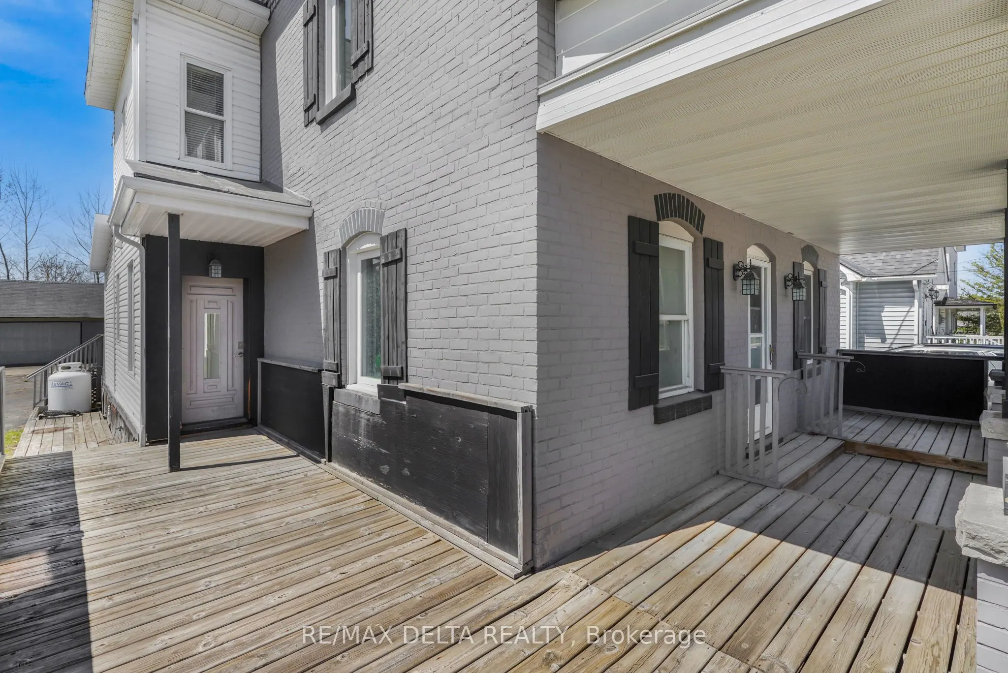 3668 Champlain Street