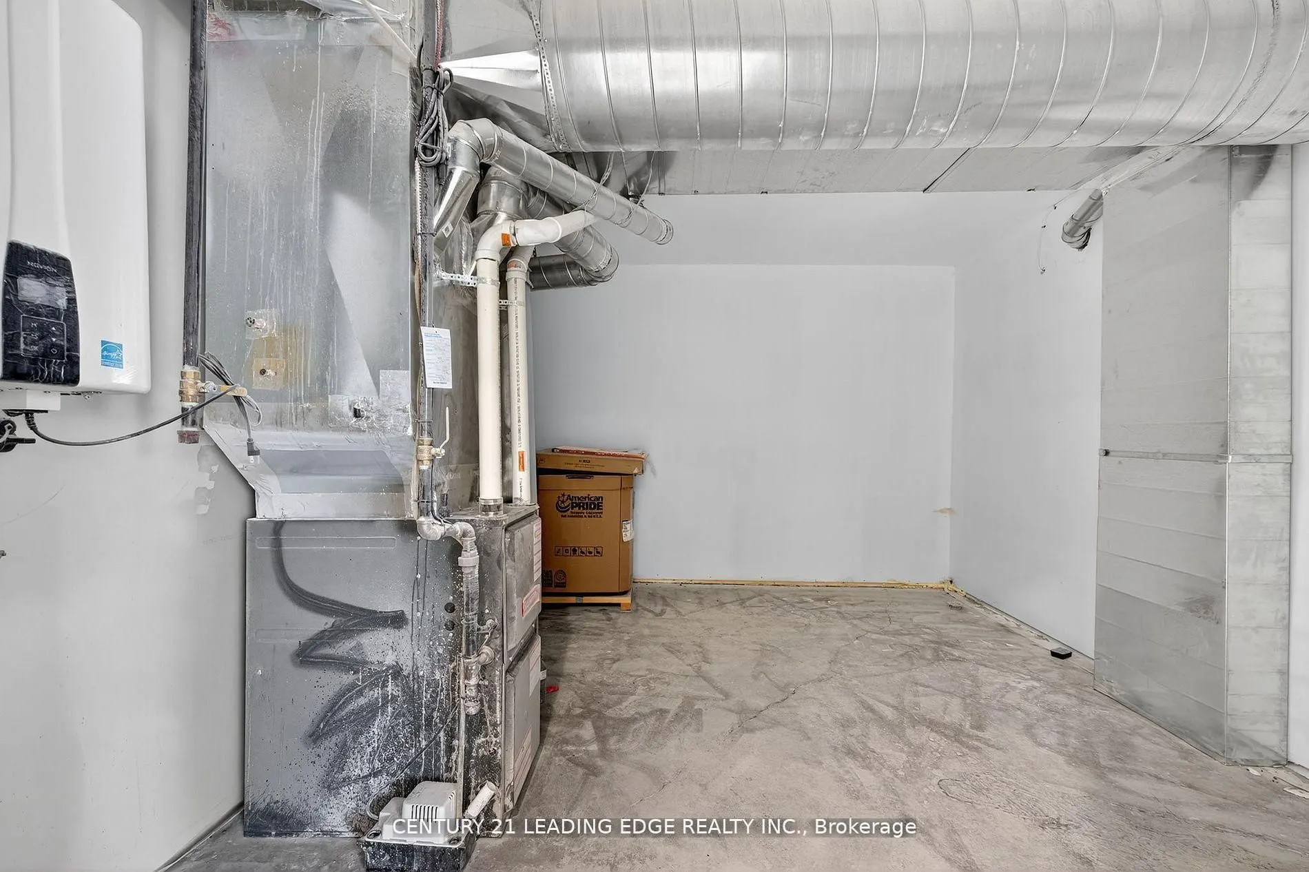 556 Bath Road E