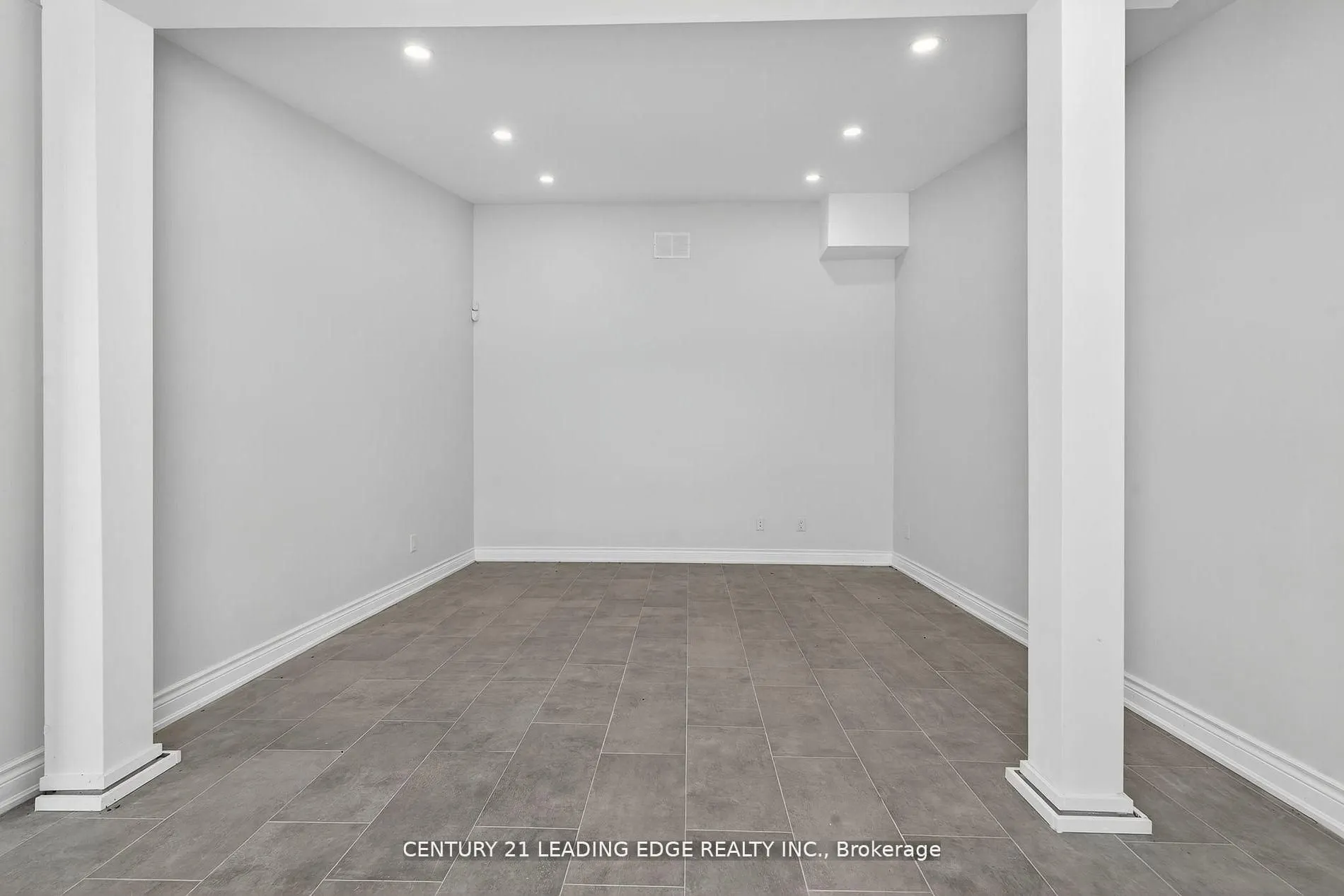 556 Bath Road E