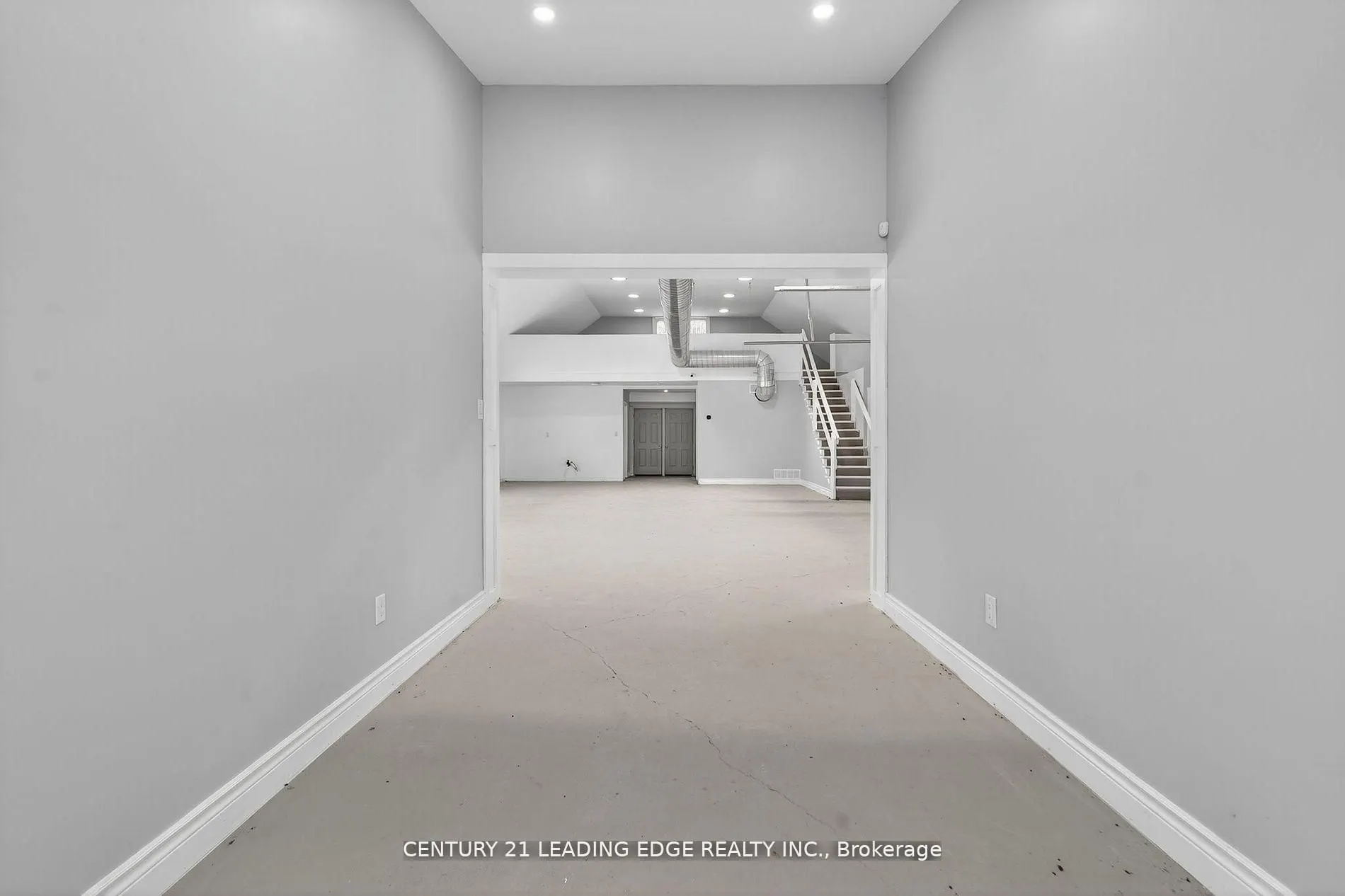 556 Bath Road E