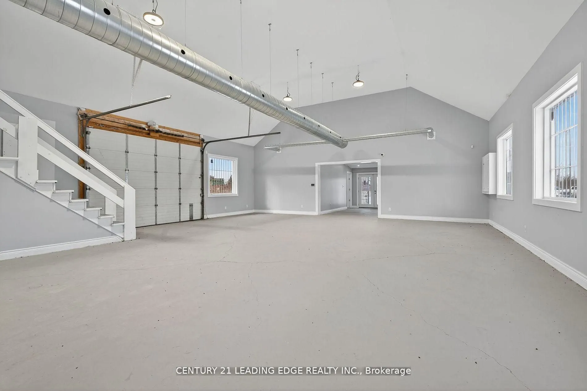 556 Bath Road E