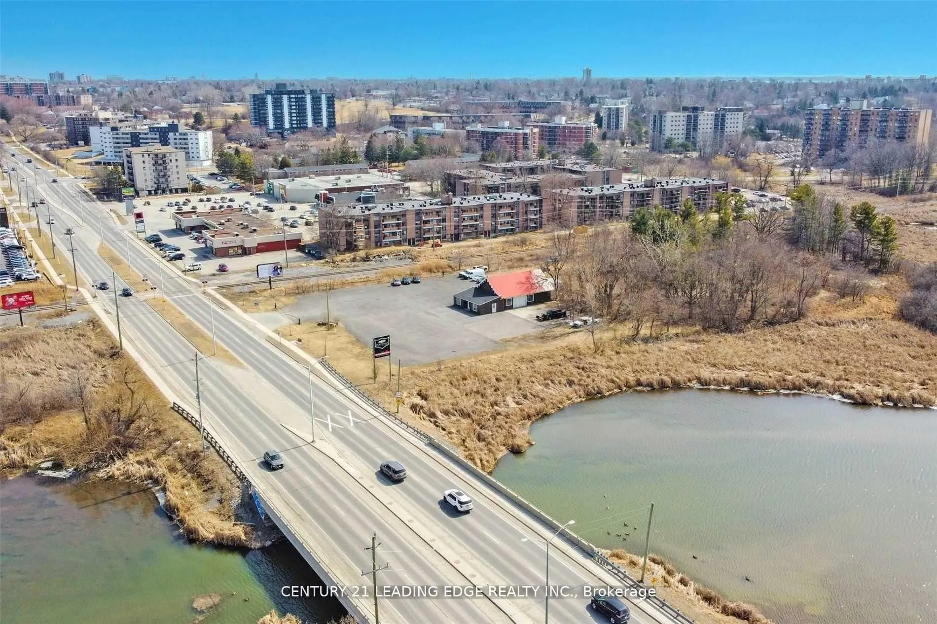 556 Bath Road E