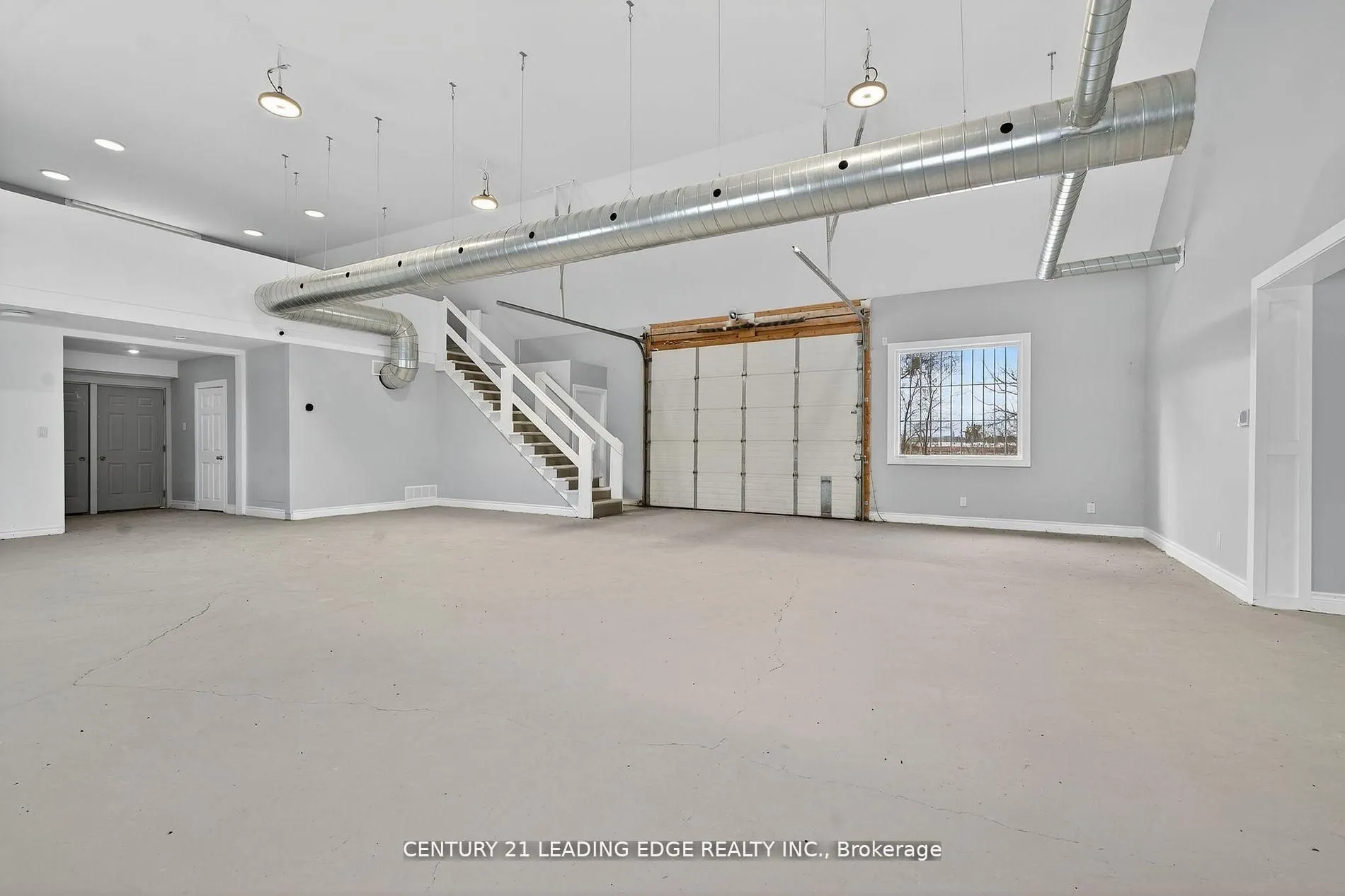 556 Bath Road E
