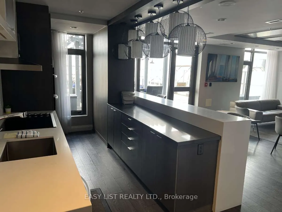 118 Holmwood Avenue #705