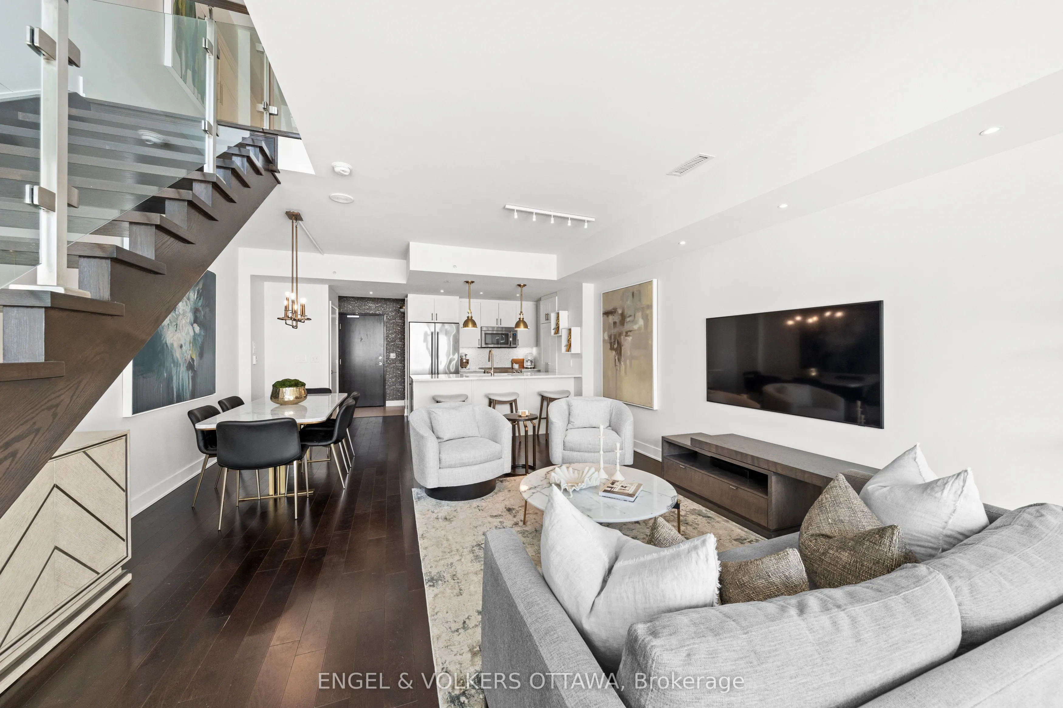 1035 Bank Street #110