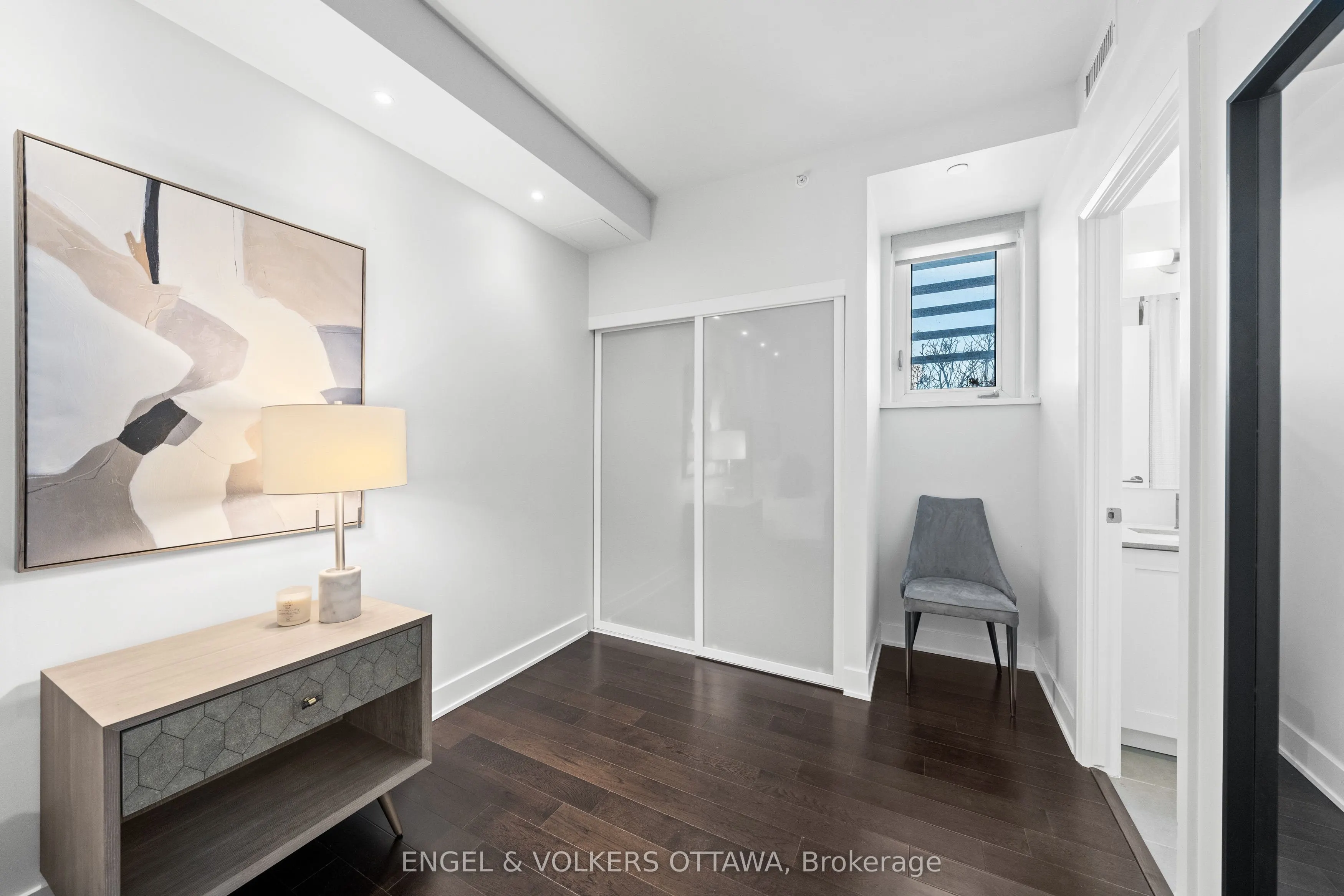 1035 Bank Street #110