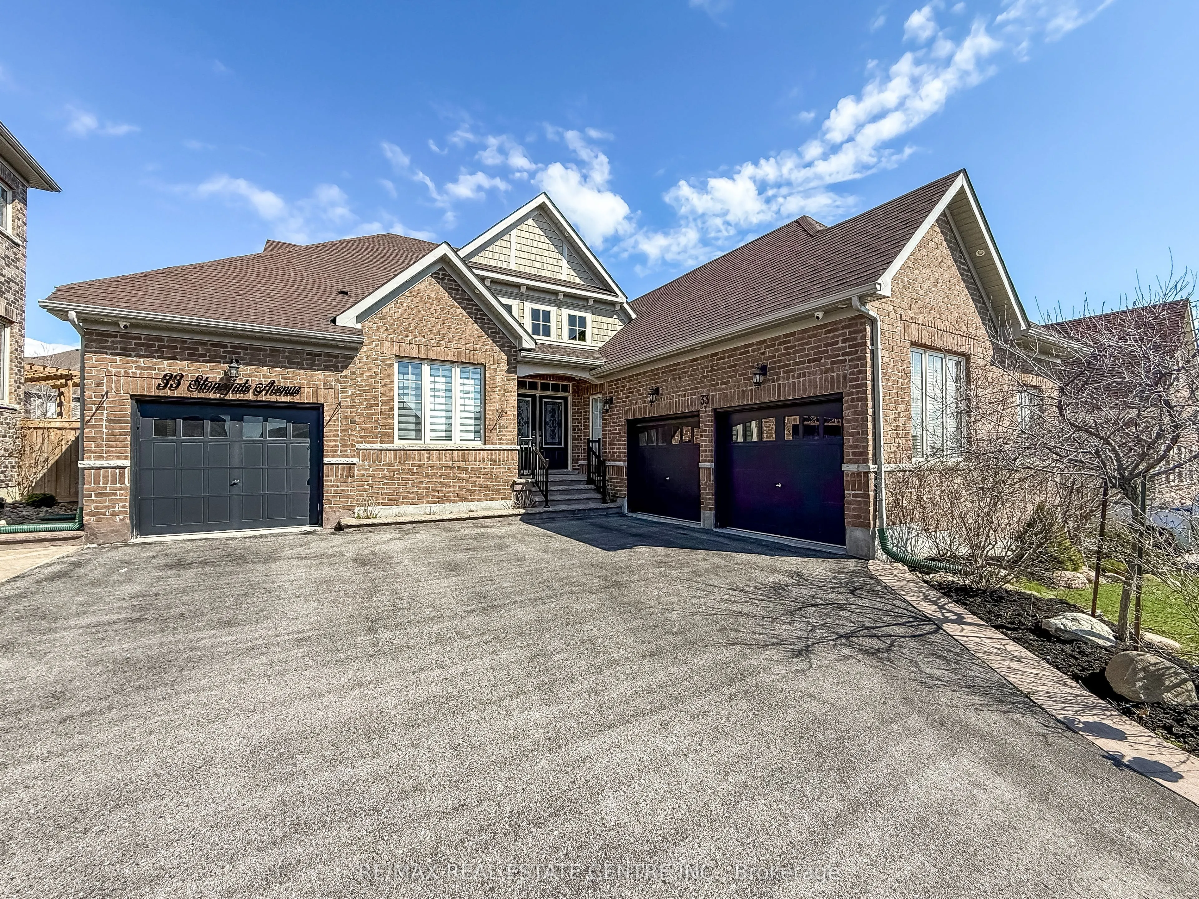 33 Stonegate Avenue