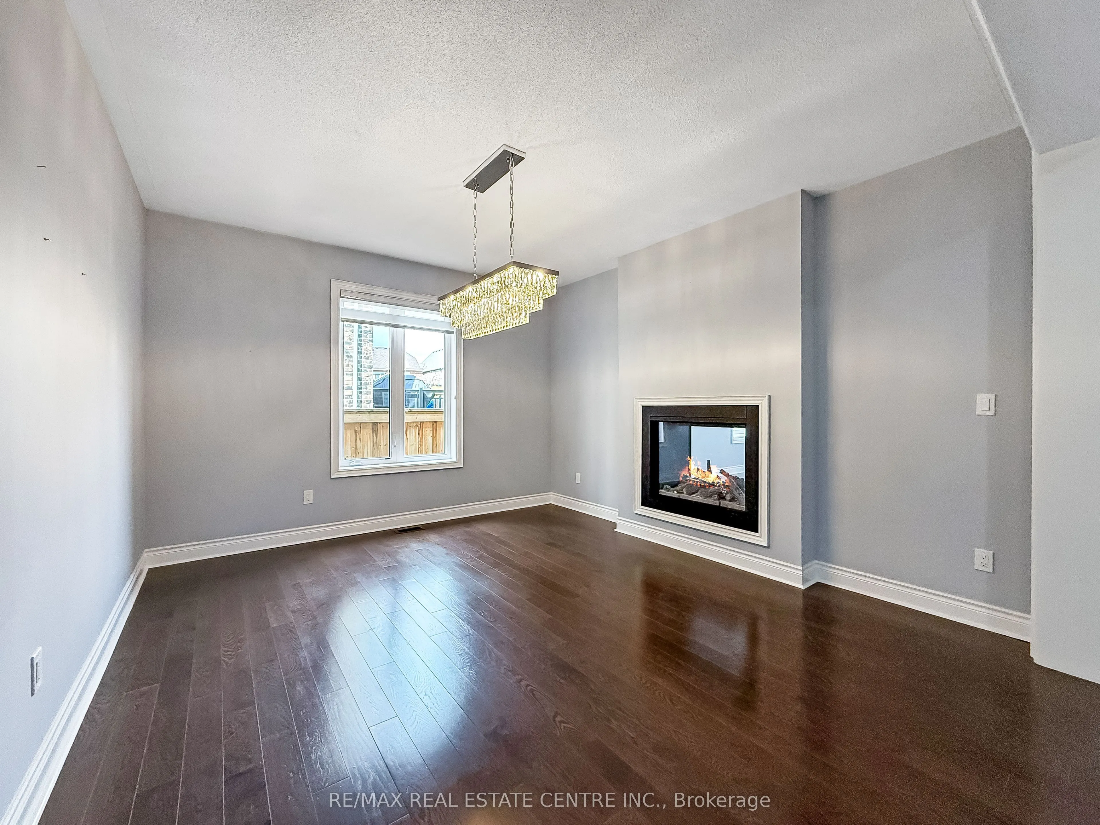 33 Stonegate Avenue