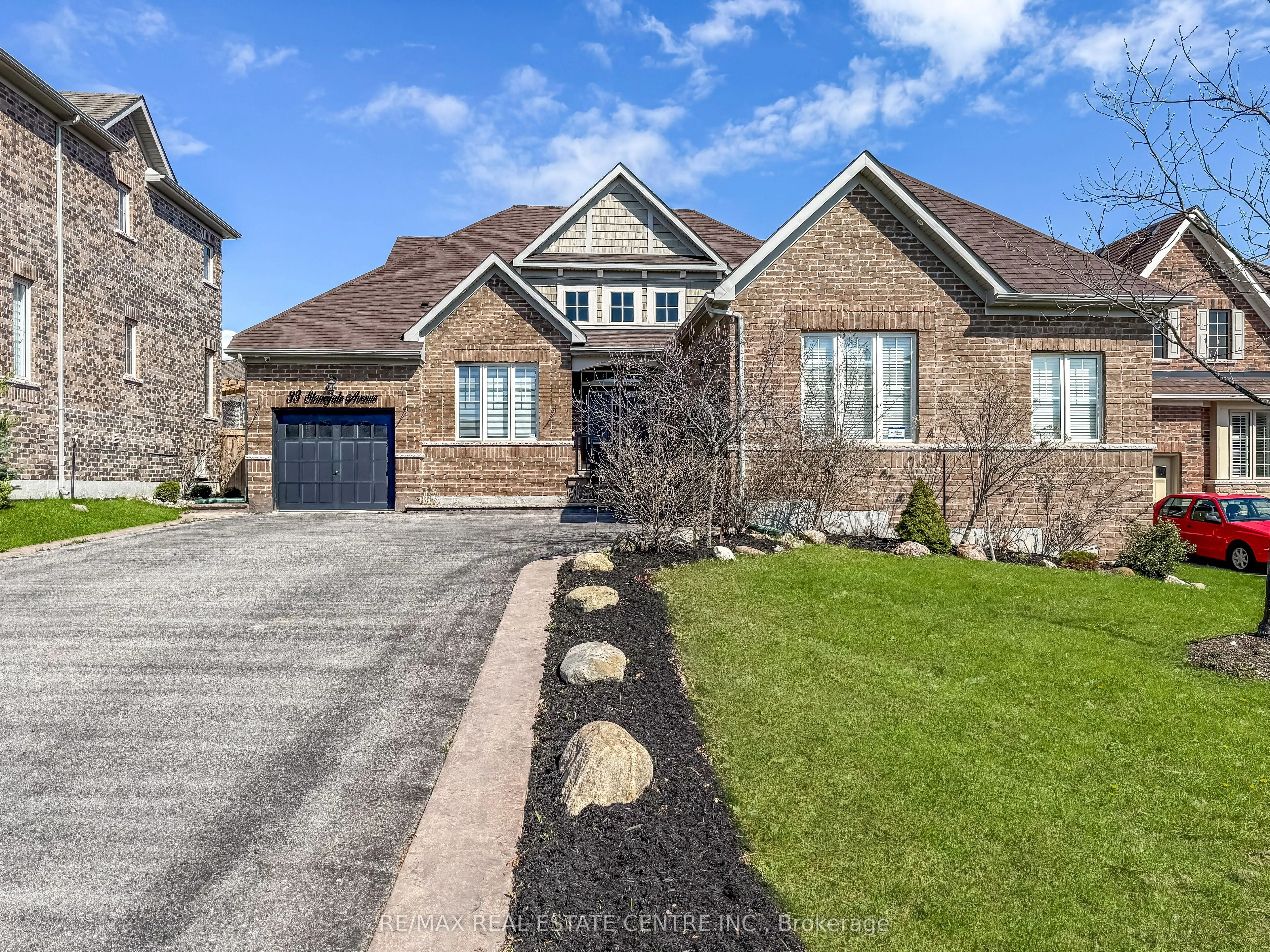 33 Stonegate Avenue