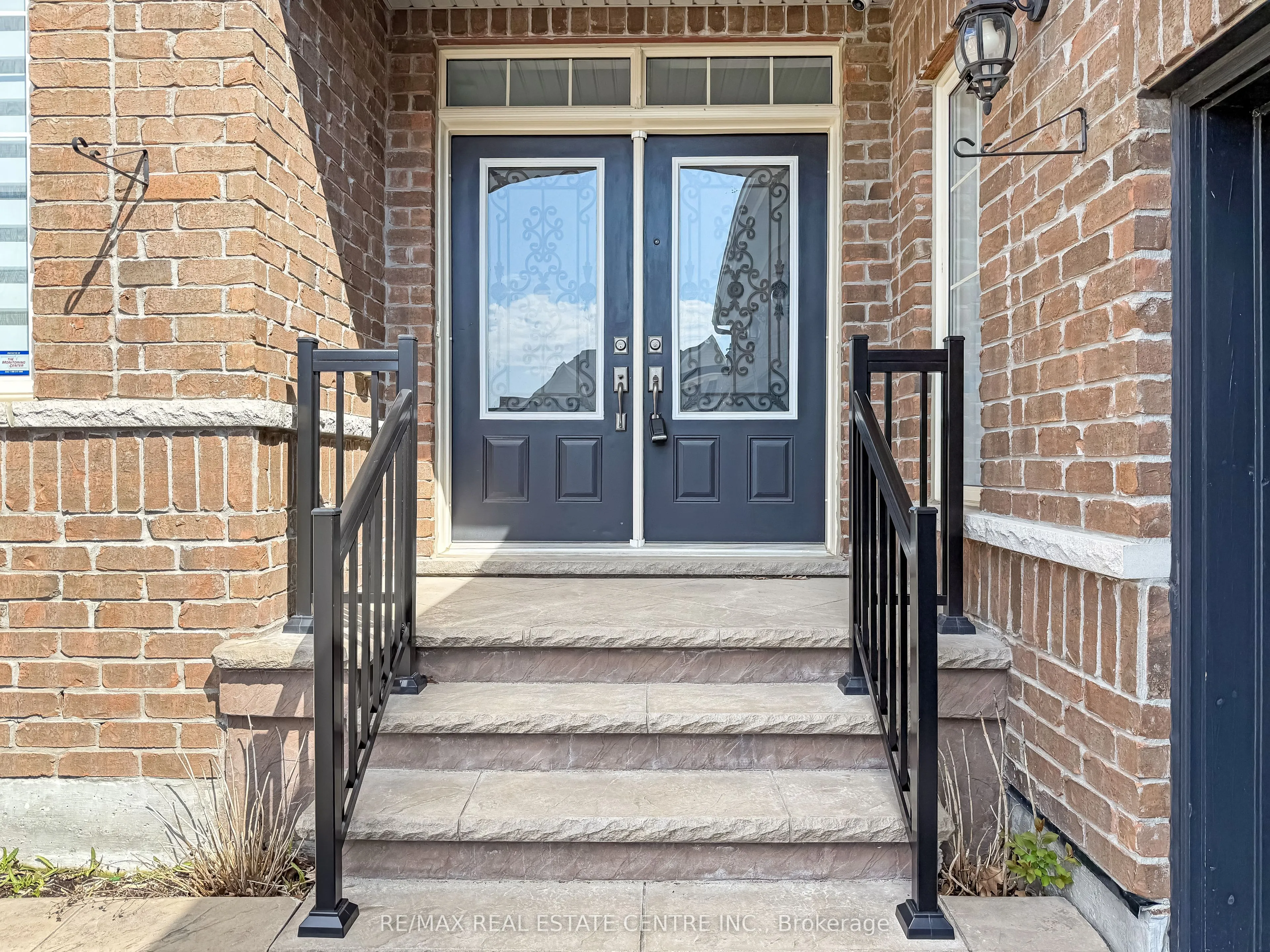 33 Stonegate Avenue
