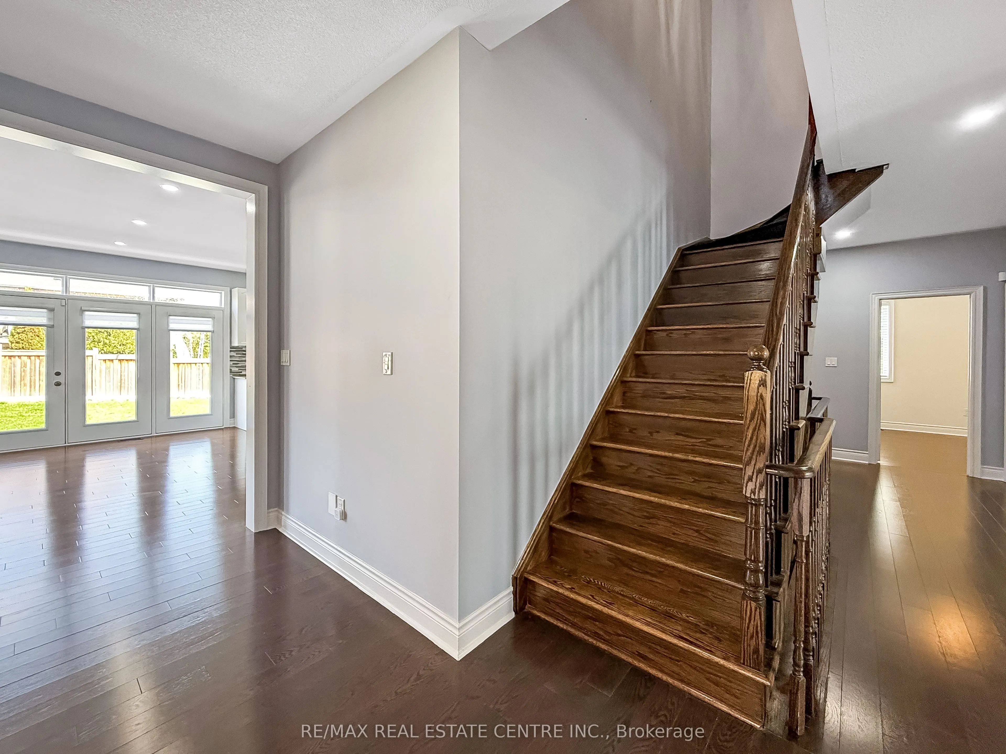 33 Stonegate Avenue