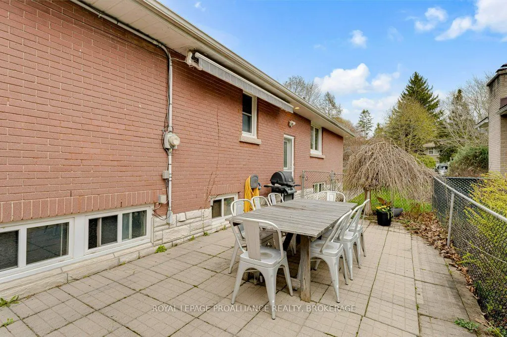 302 Arrowhead Place