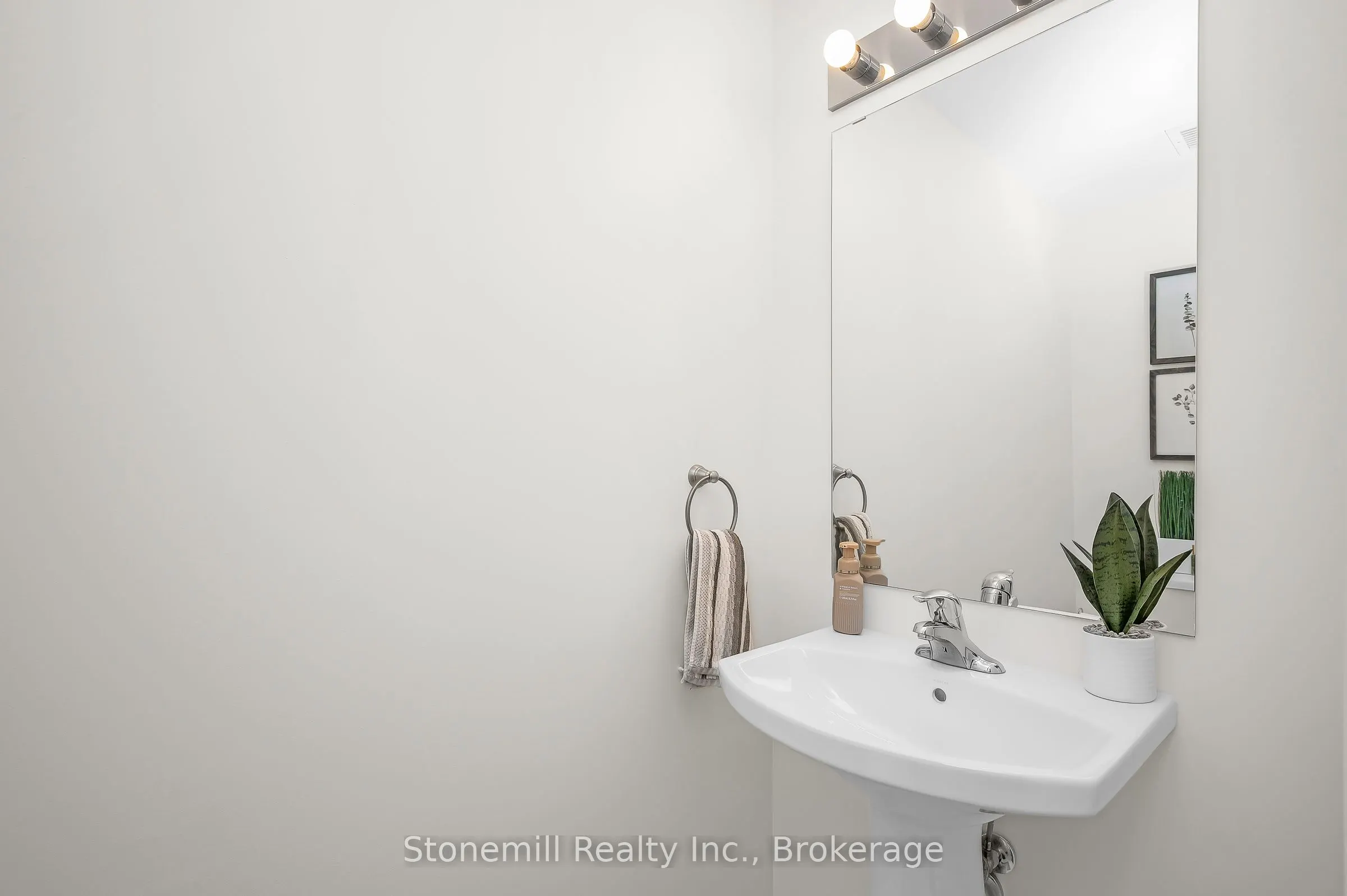 450 Dundas Street E #701