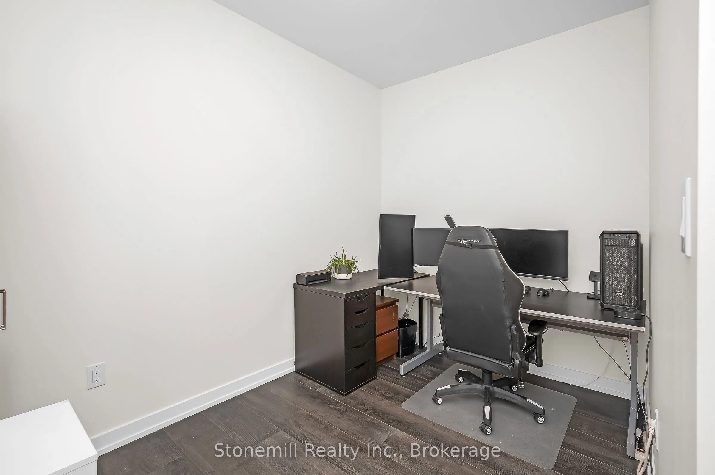450 Dundas Street E #701