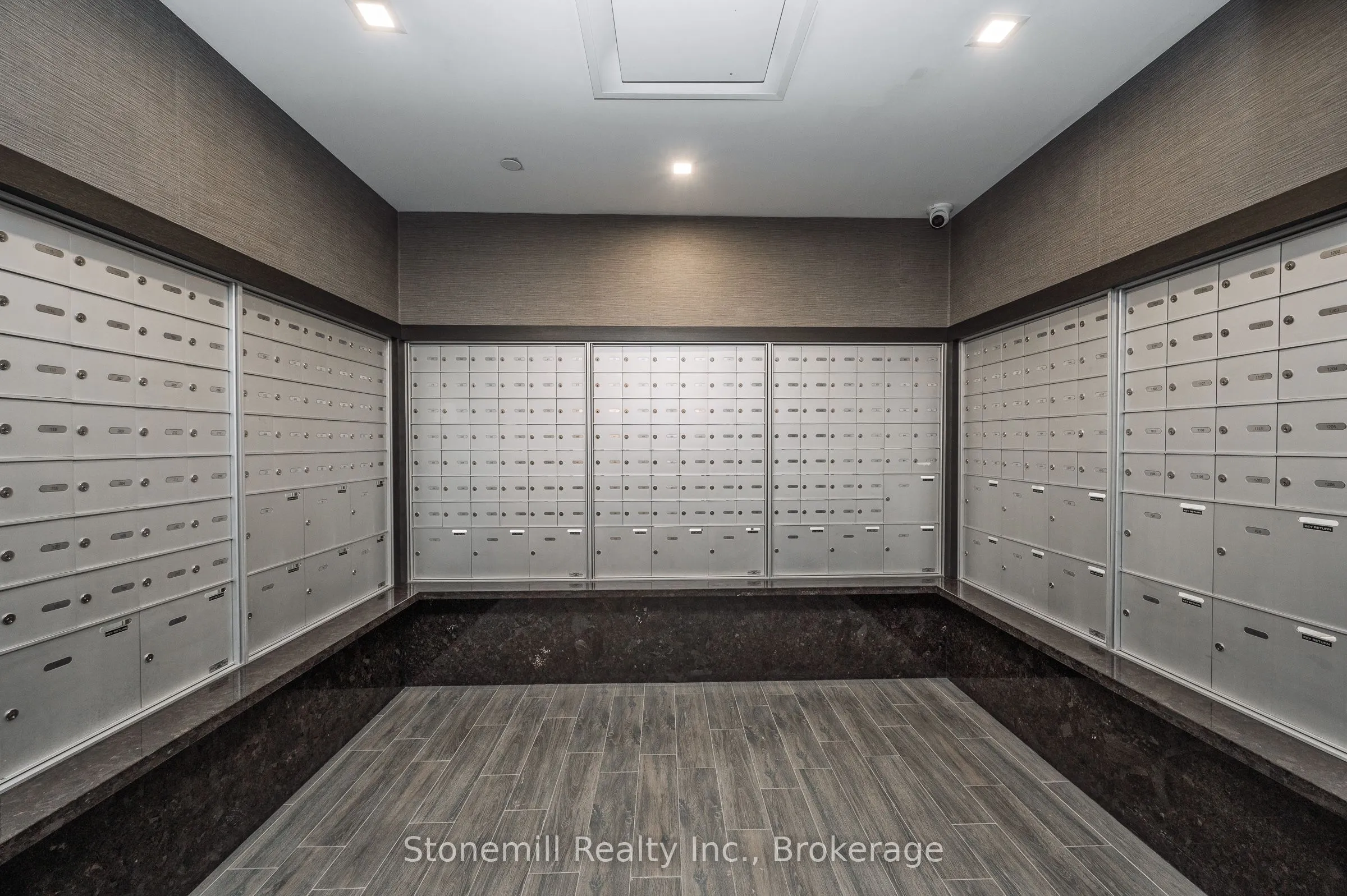 450 Dundas Street E #701