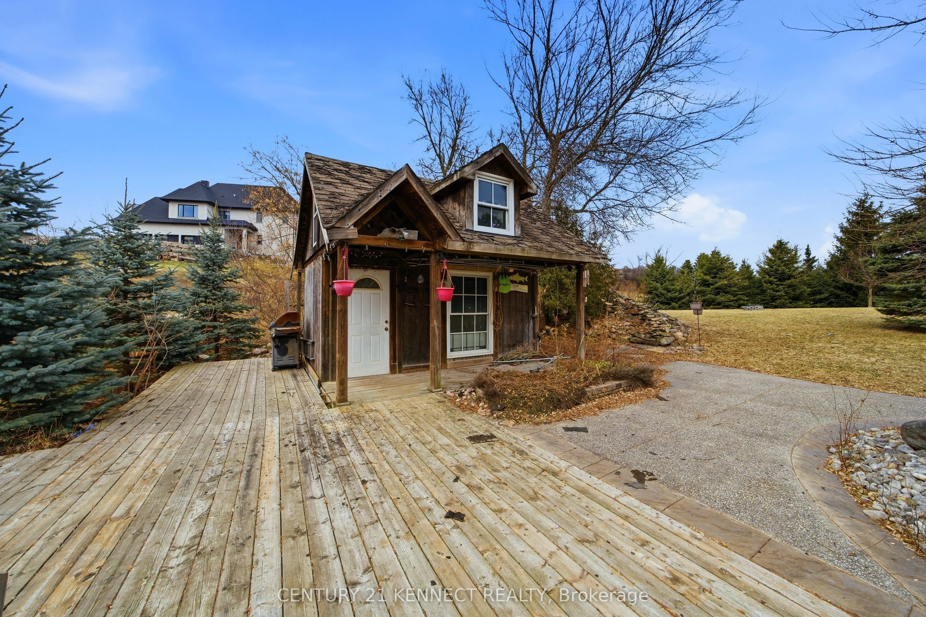 6 Laing Court